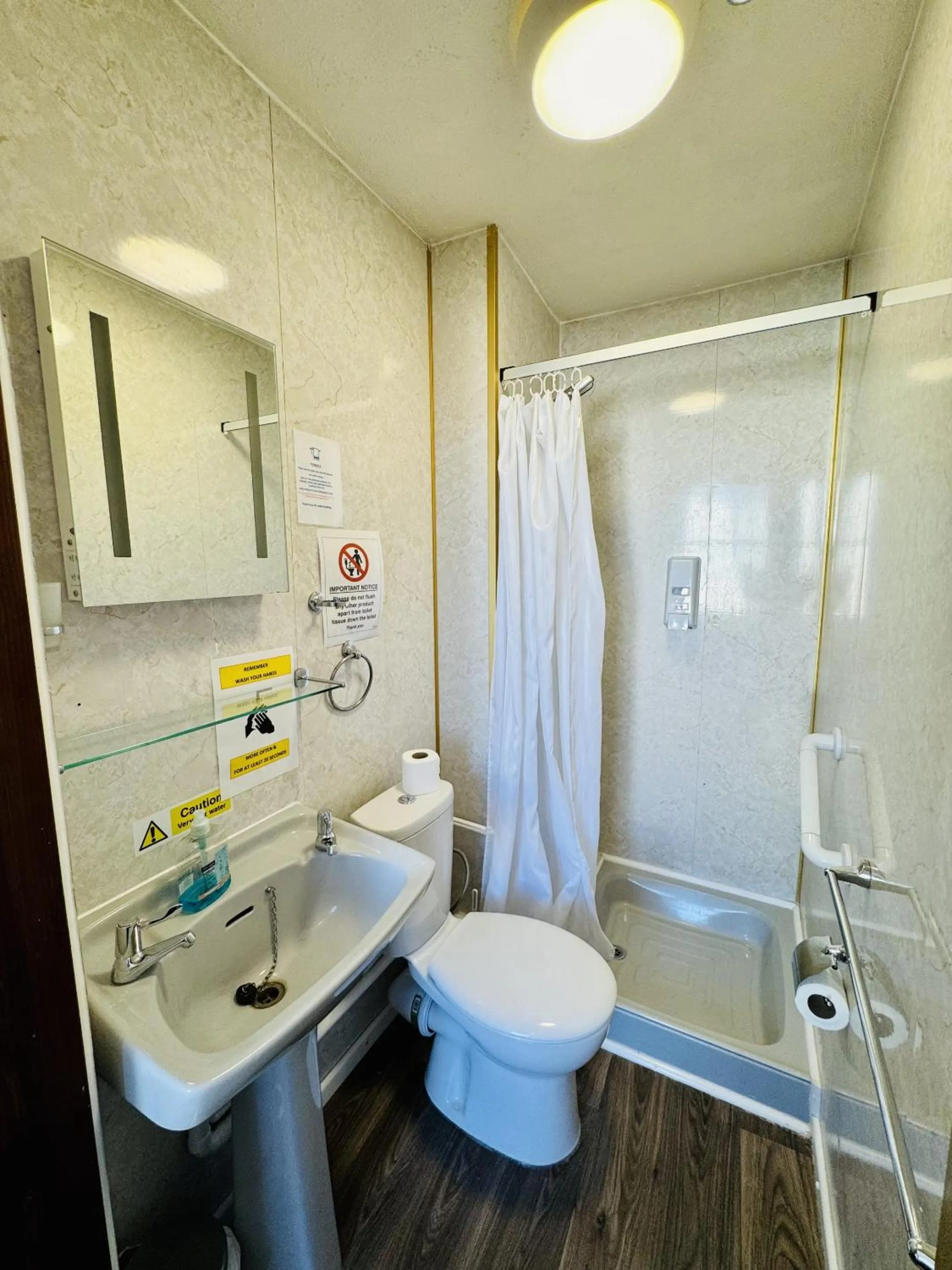 Bathroom in Carlton Court Hotel Eastbourne