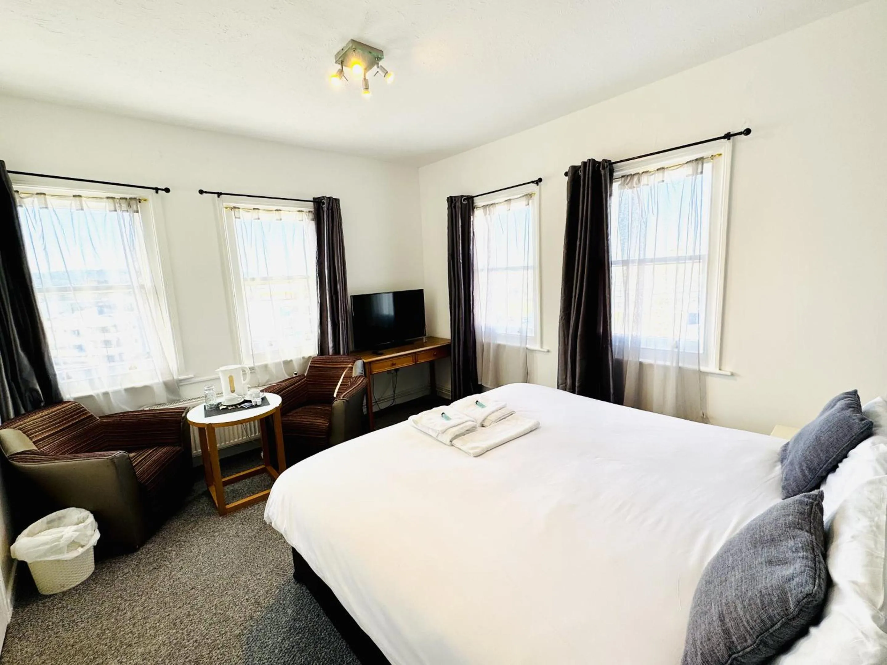 Bedroom, Bed in Carlton Court Hotel Eastbourne