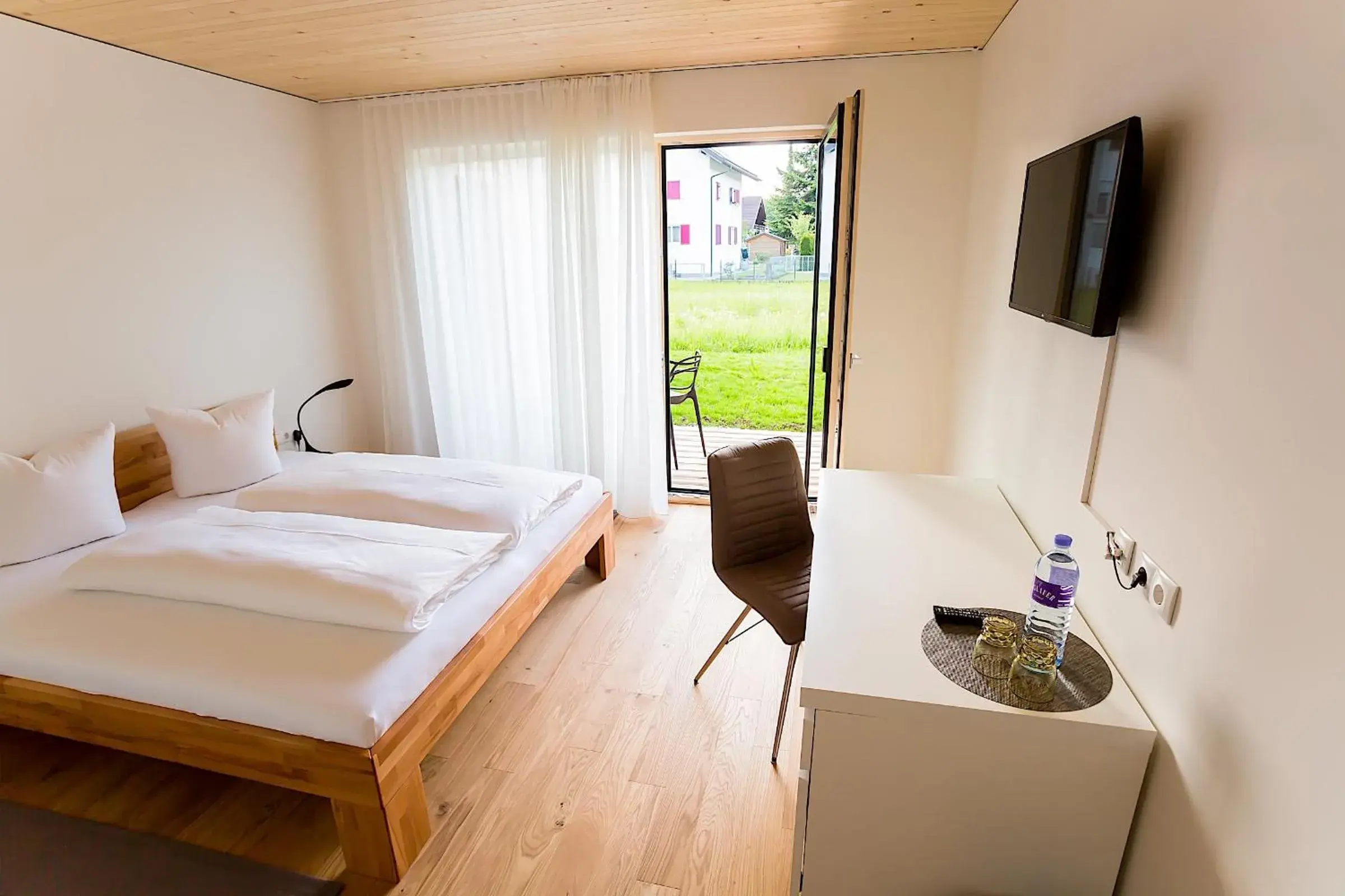 Double Room with Terrace - single occupancy in Gästehaus Gritsch Double Room with Terrace - single occupancy in Gästehaus Gritsch