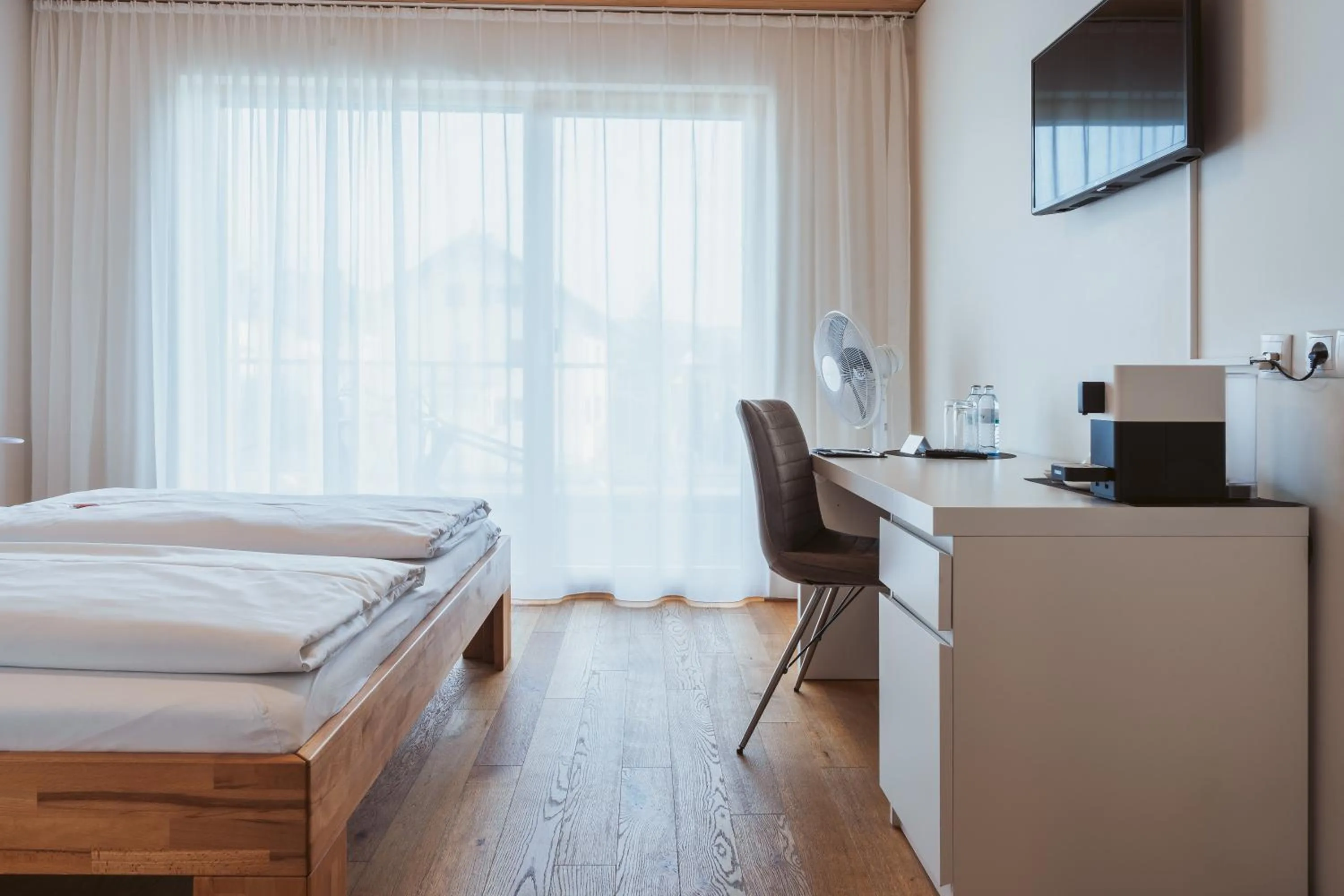 Photo of the whole room, Bed in Gästehaus Gritsch