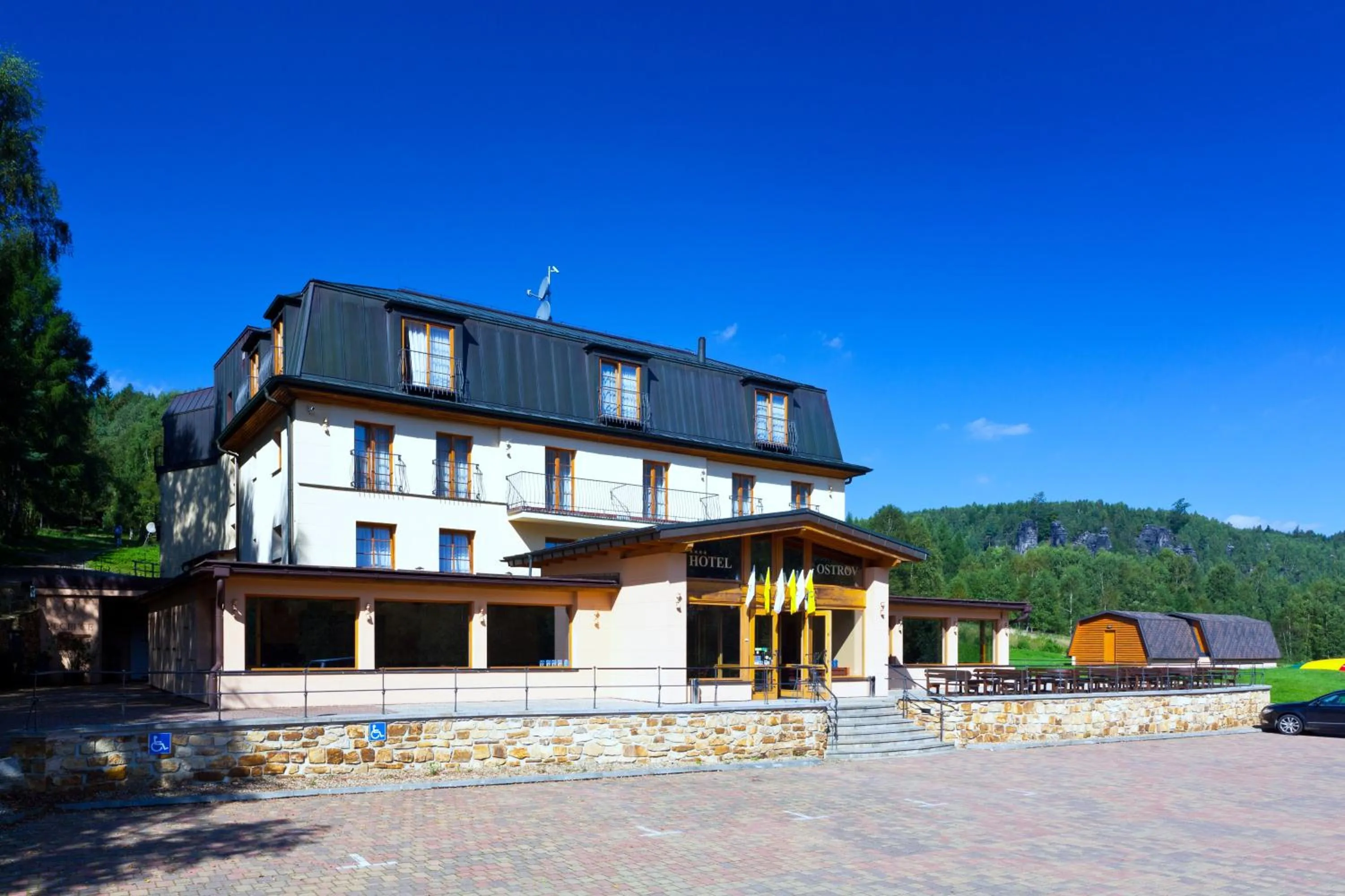 Facade/entrance in Hotel Ostrov