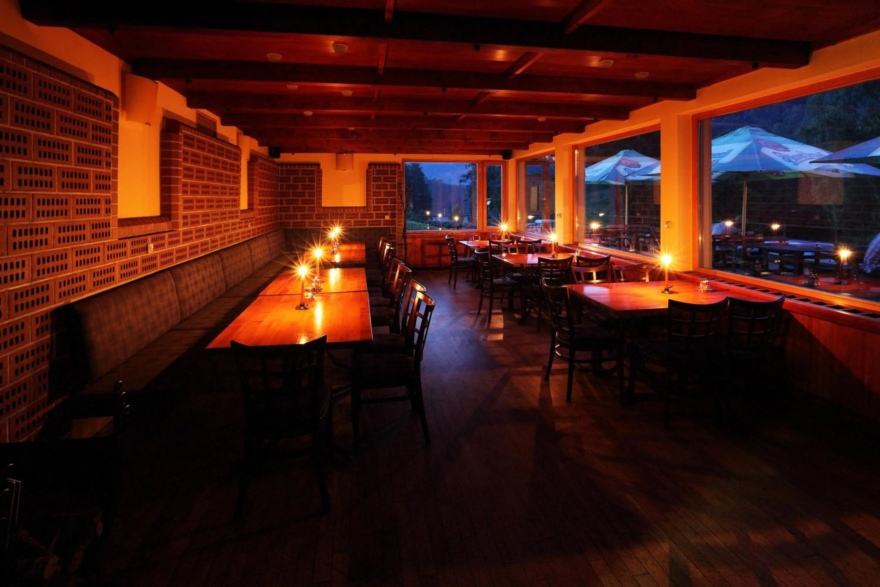 Restaurant/places to eat in Hotel Ostrov