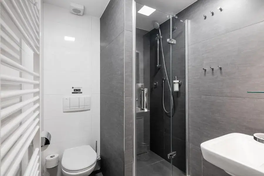 Economy Double Room - single occupancy in Hotel Ostrov Economy Double Room - single occupancy in Hotel Ostrov