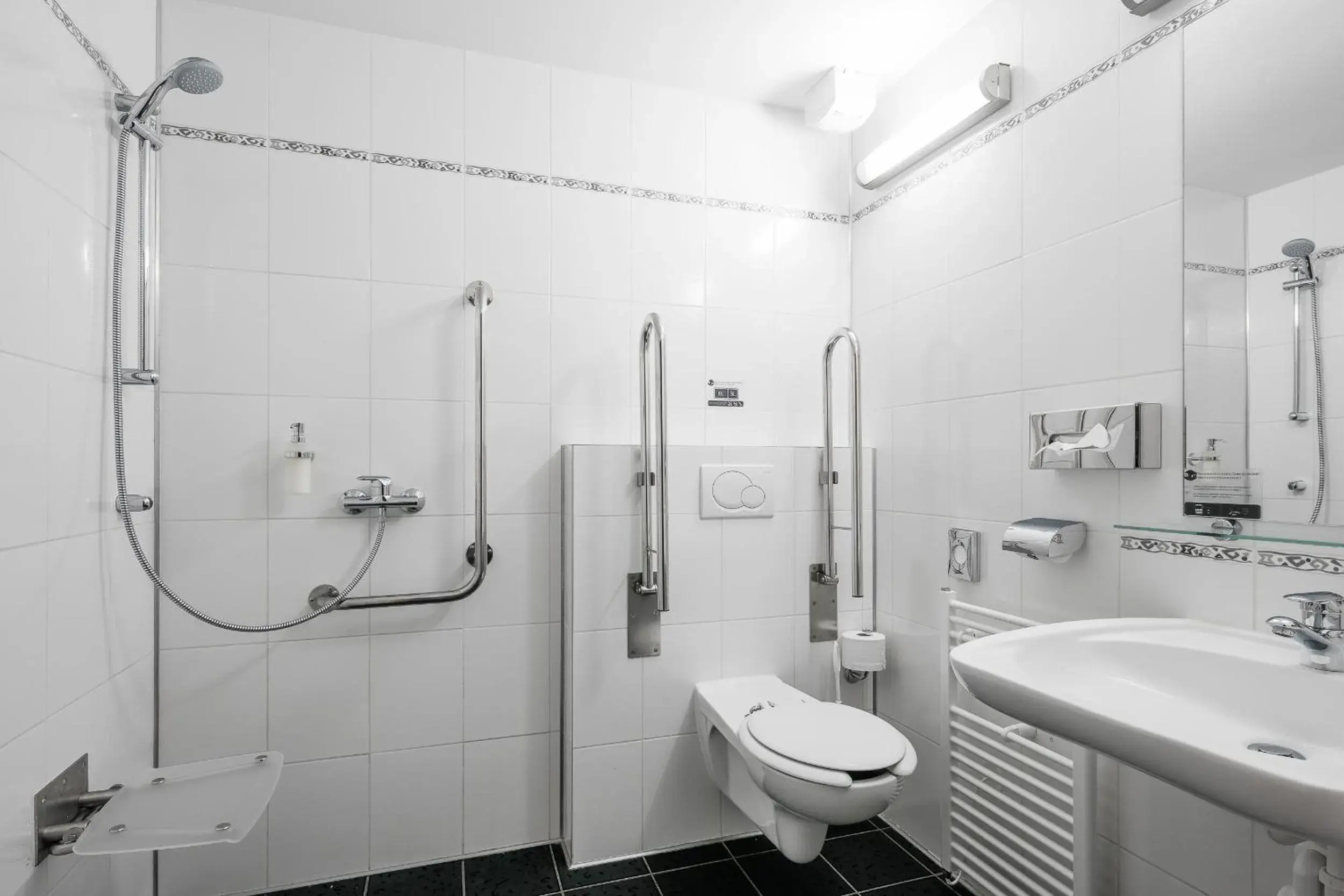 Double or Twin Room - Disability Access in Hotel Ostrov Double or Twin Room - Disability Access in Hotel Ostrov