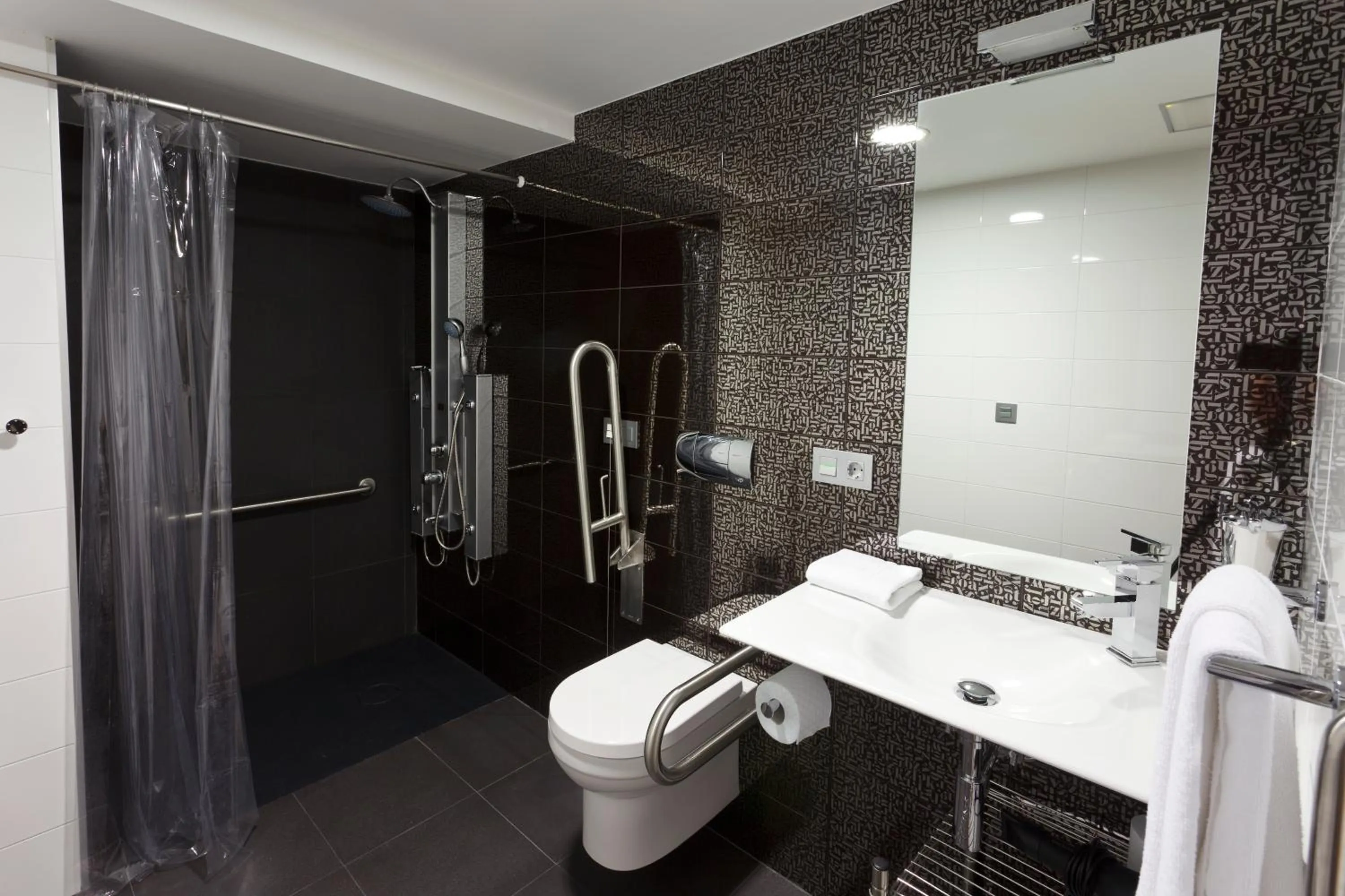 Bathroom in RuralSuite Hotel Apartamentos