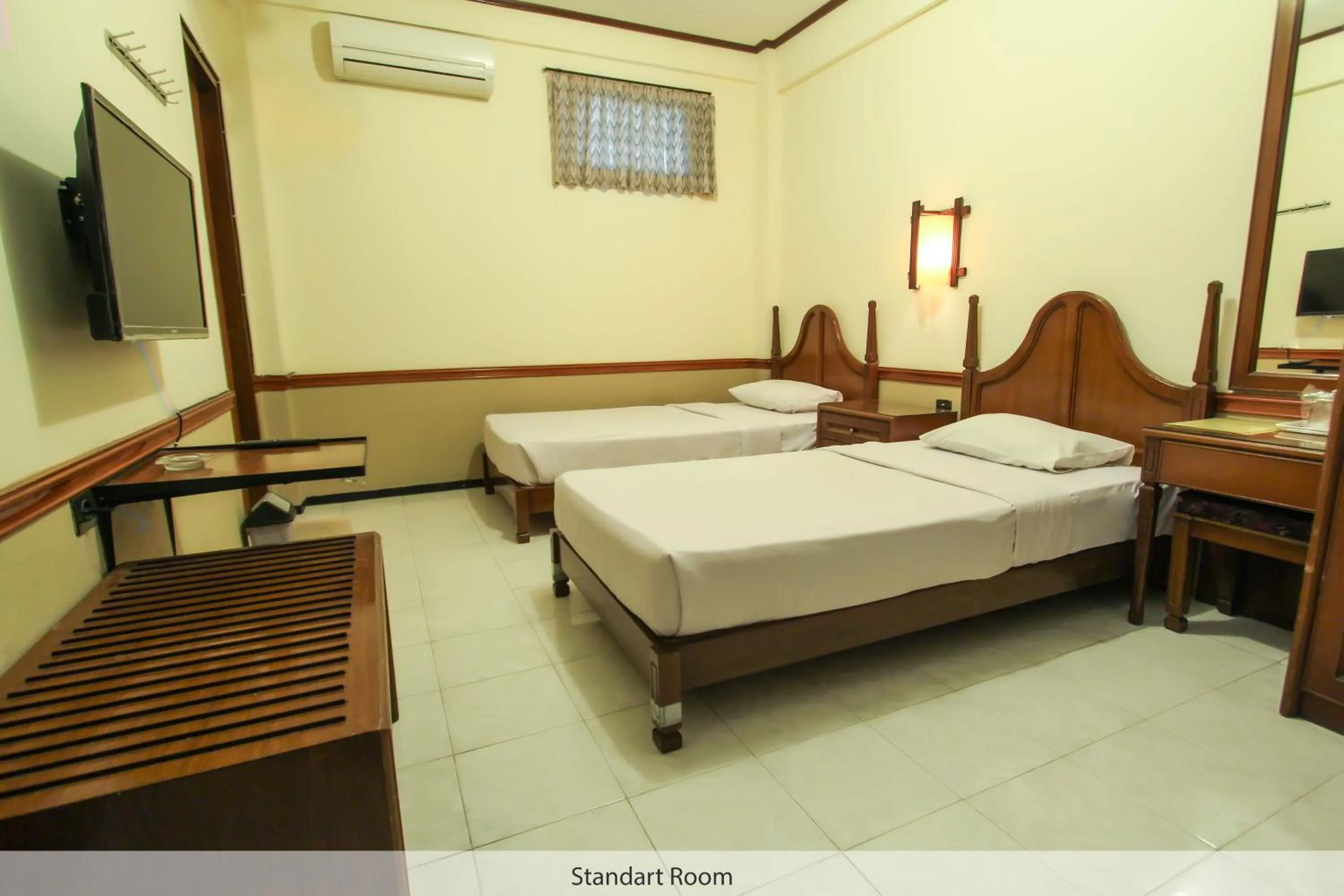 Shower, Bed in Duta Guest House