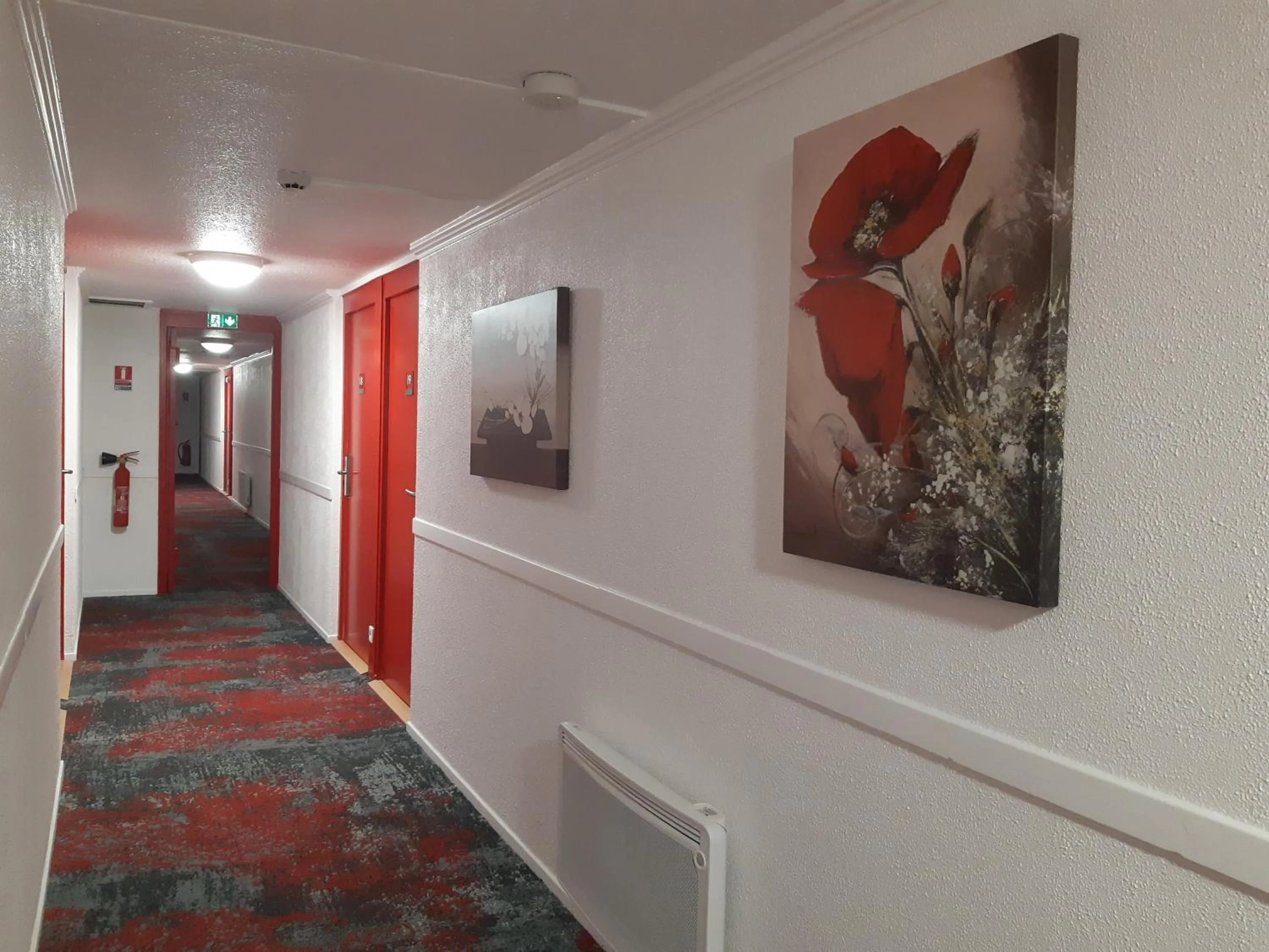 Property building in Brit Hotel Reims La Neuvillette