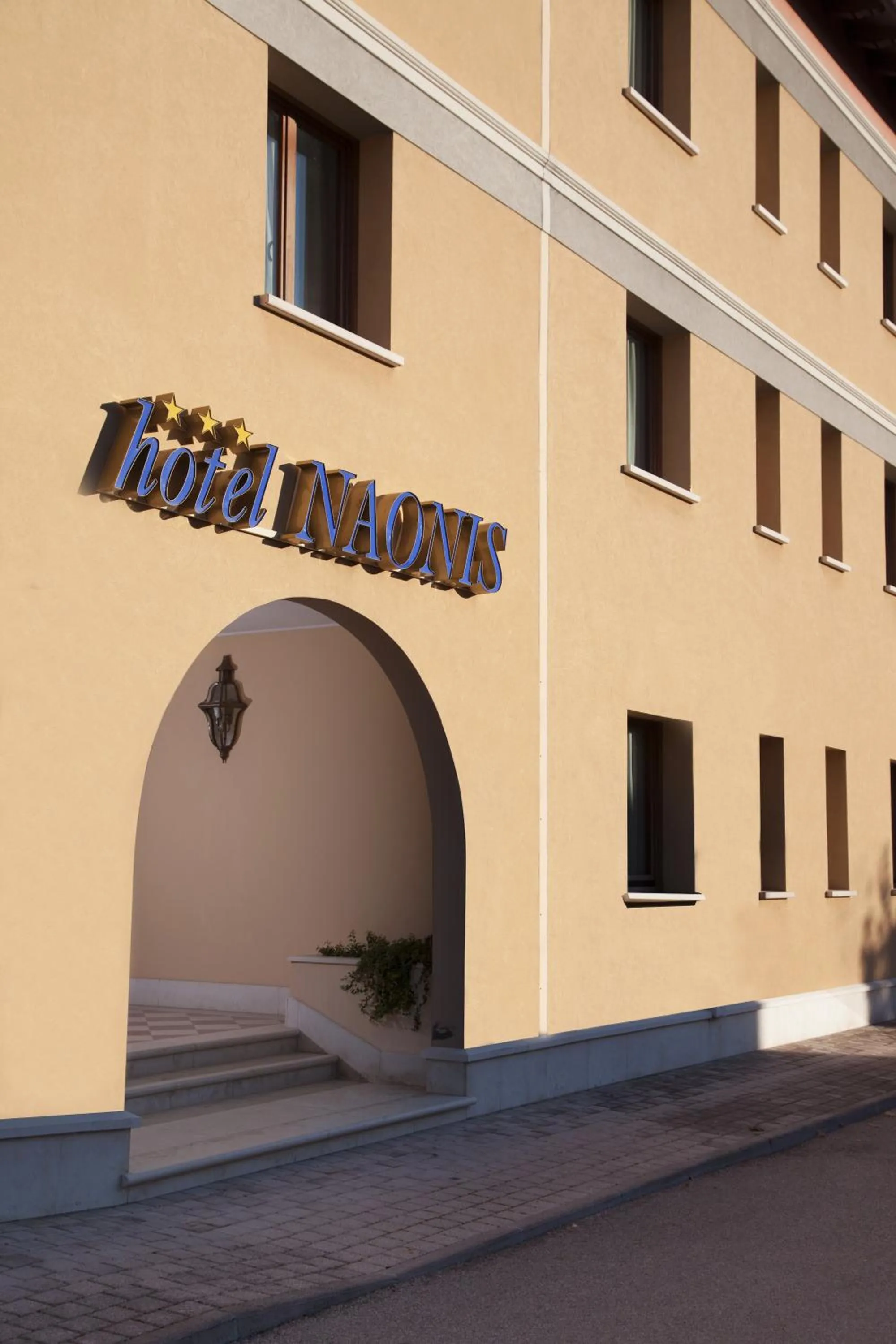 Facade/entrance in Hotel Naonis