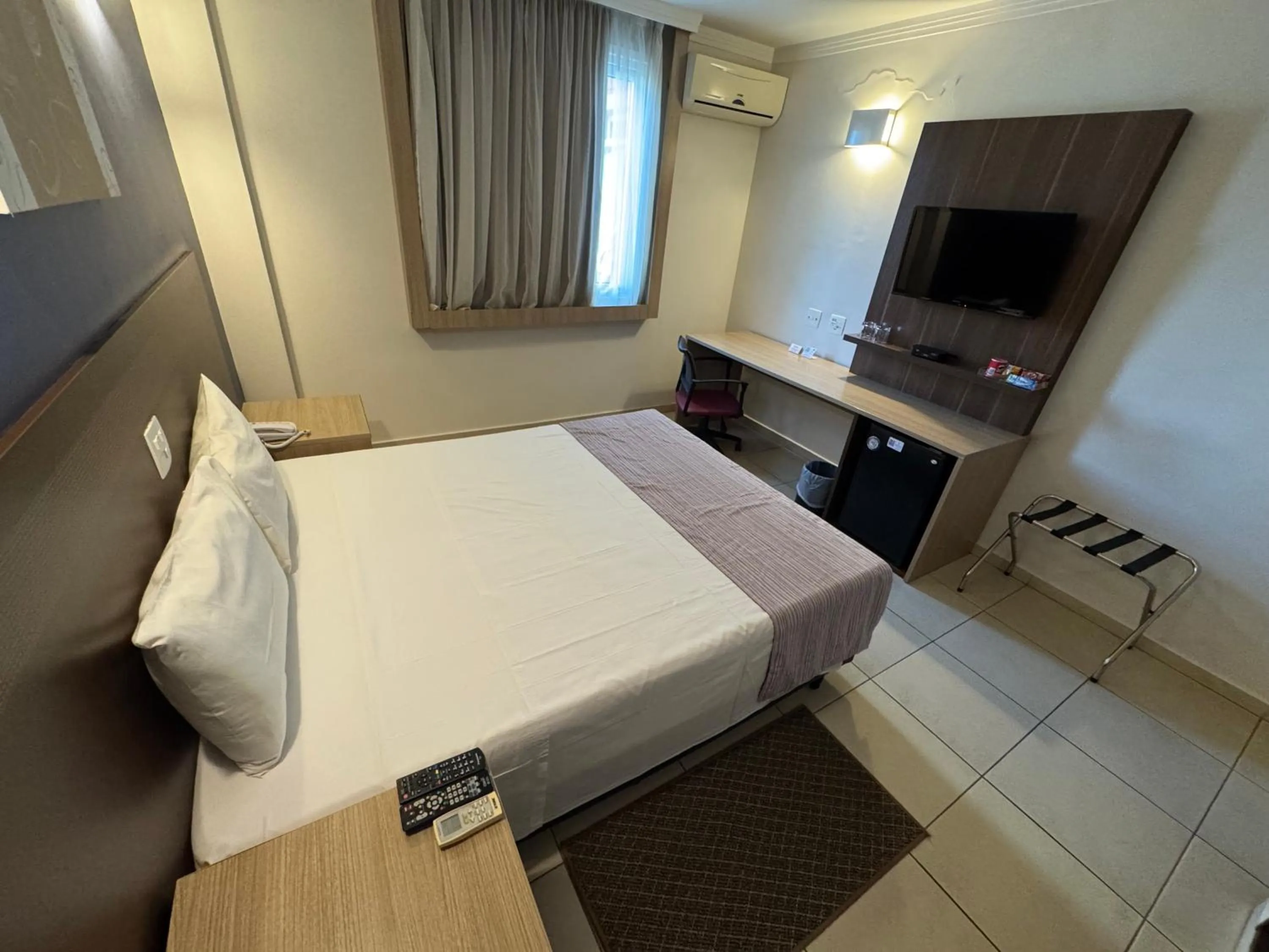 Photo of the whole room, Bed in Comfort Hotel Araraquara