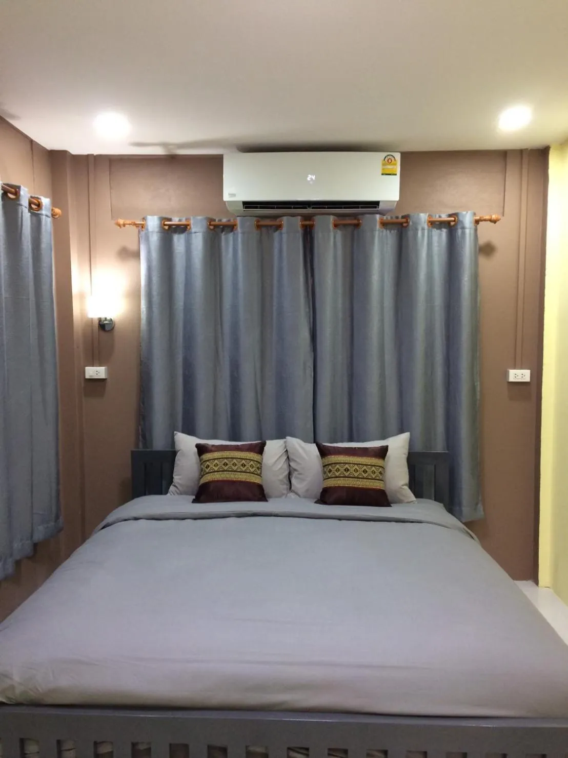 Photo of the whole room, Bed in Smilingface guesthouse