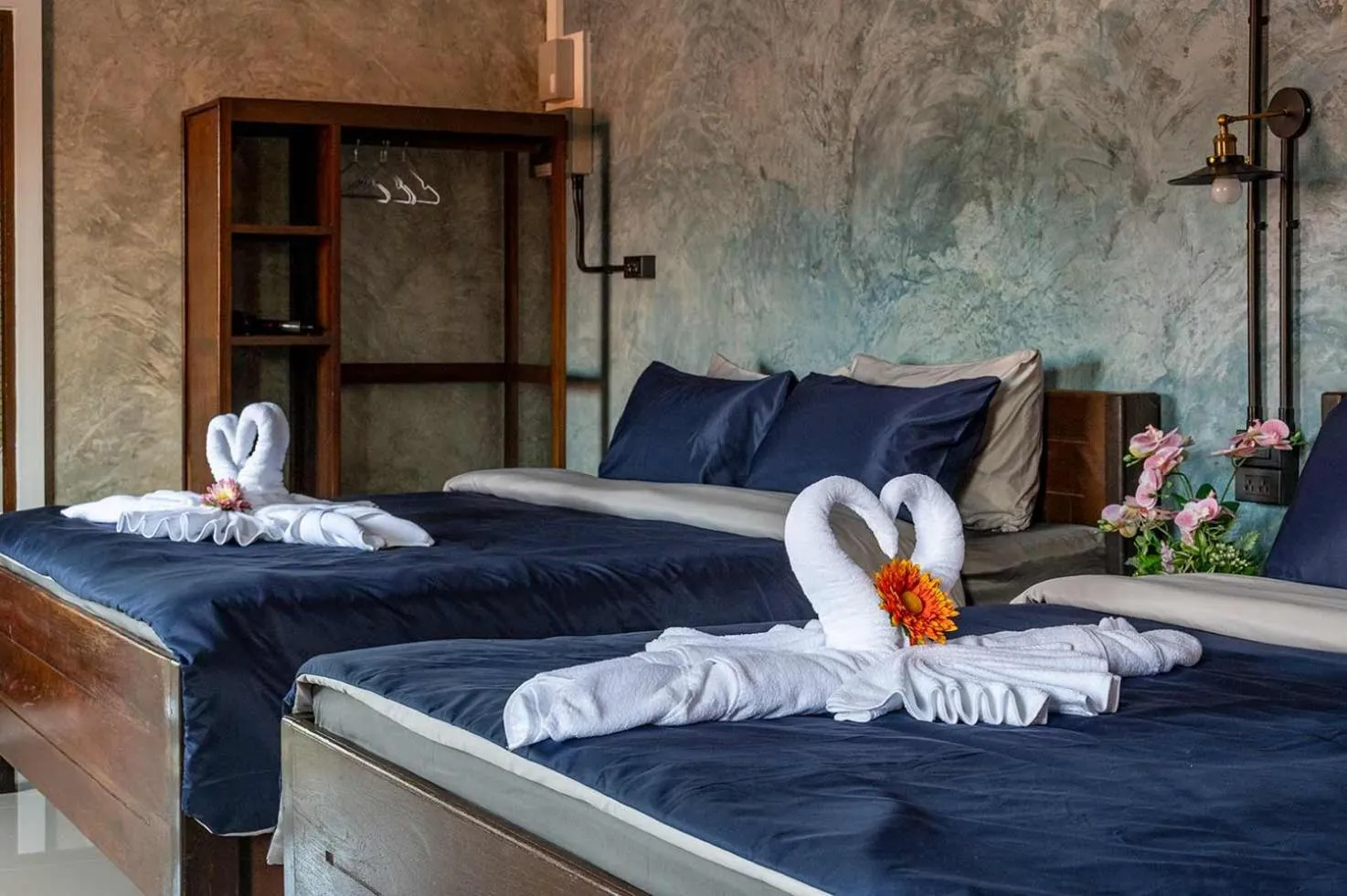 Property building, Bed in Smilingface guesthouse