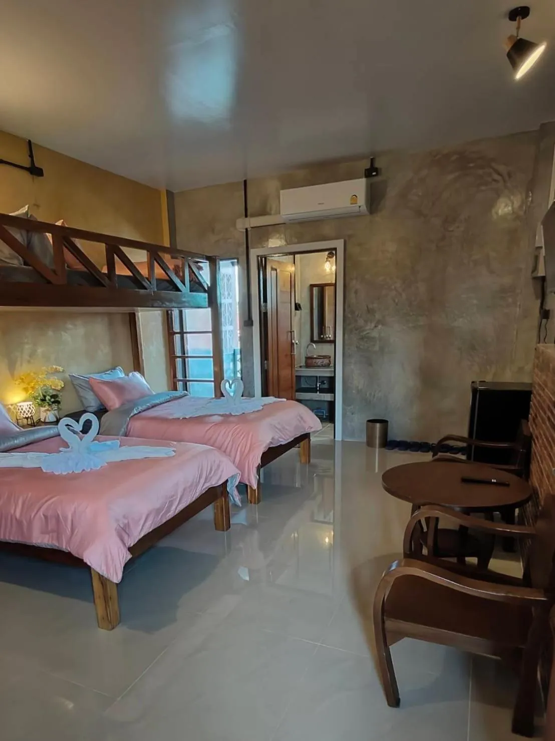 Photo of the whole room, Bed in Smilingface guesthouse