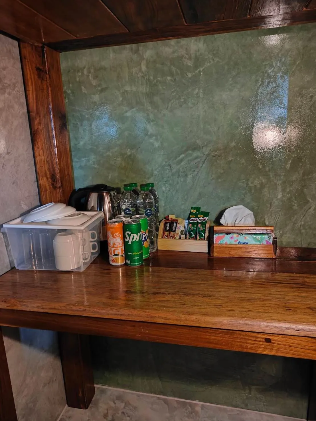 Food and drinks in Smilingface guesthouse