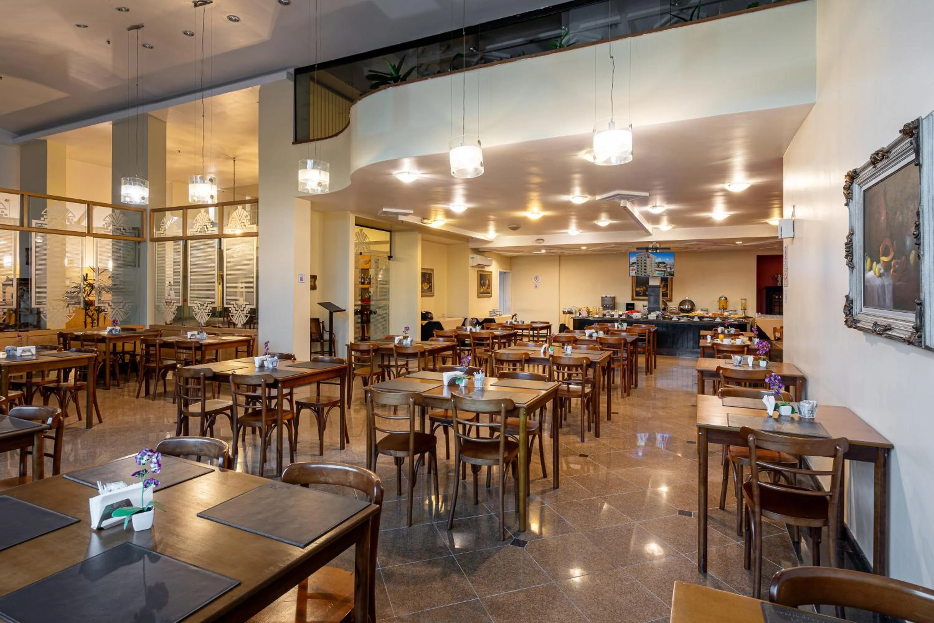 Restaurant/places to eat in Carlton Plaza São José dos Campos