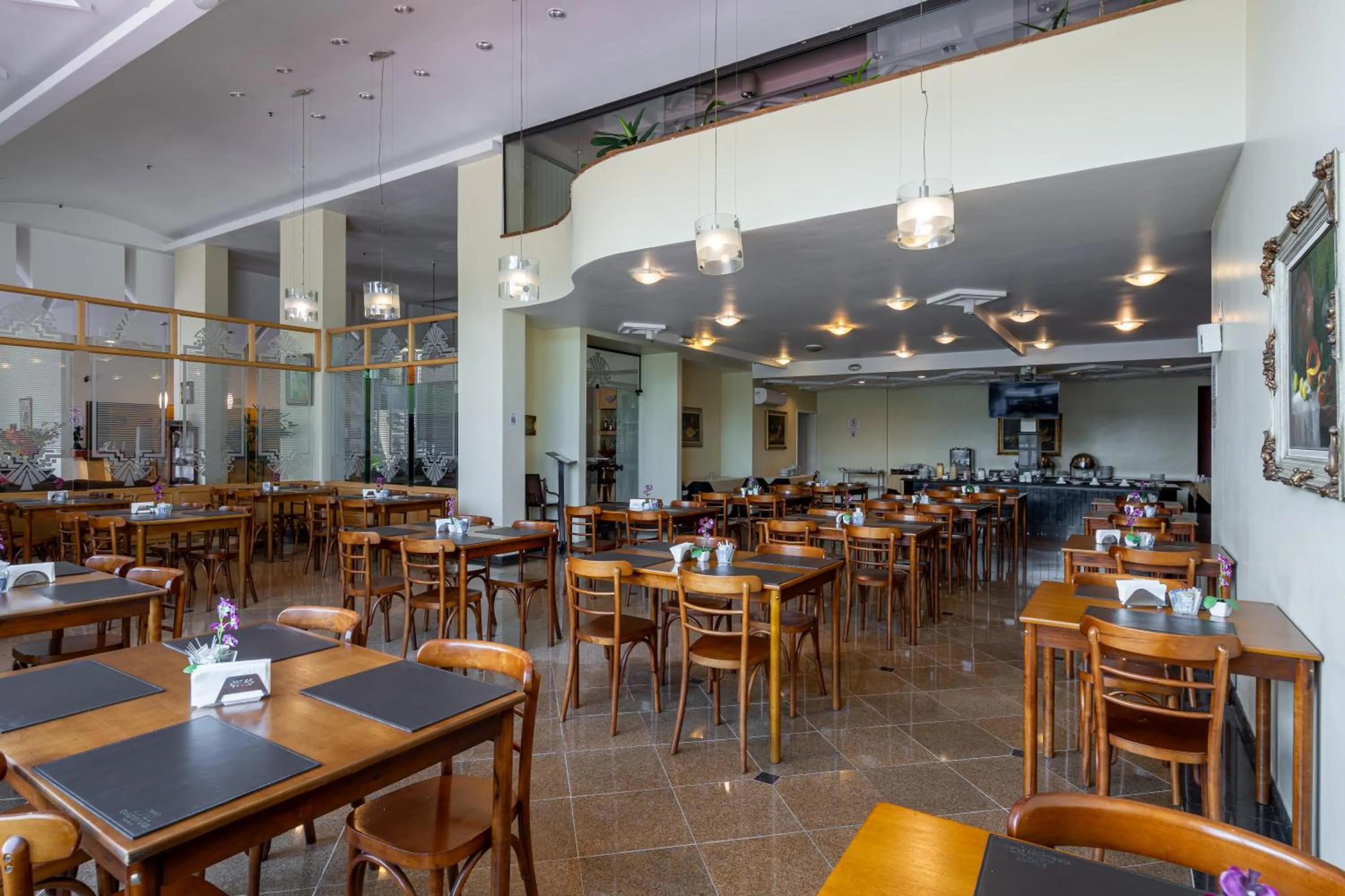 Restaurant/places to eat in Carlton Plaza São José dos Campos