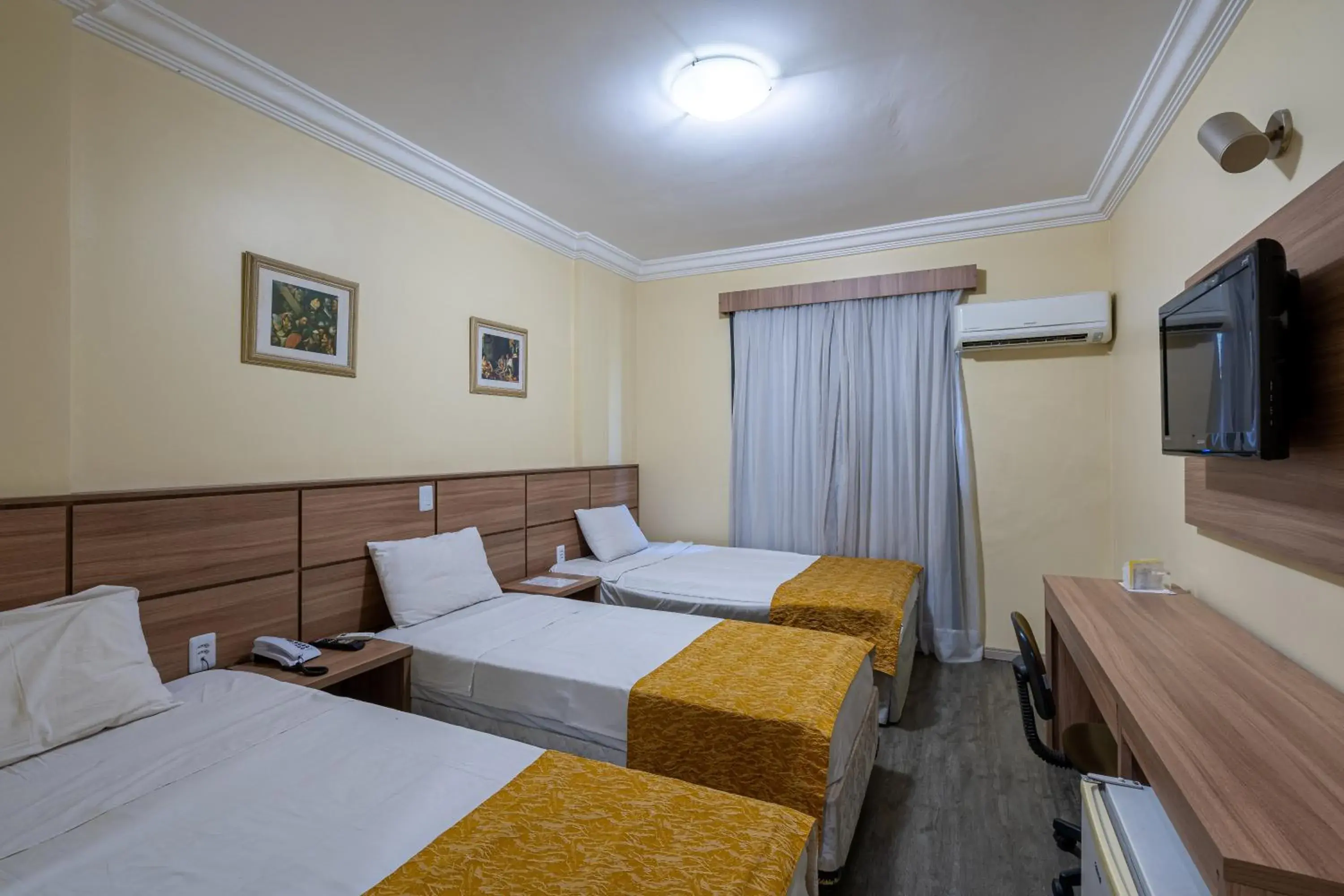 triple room with single bed - single occupancy in Carlton Plaza São José dos Campos triple room with single bed - single occupancy in Carlton Plaza São José dos Campos