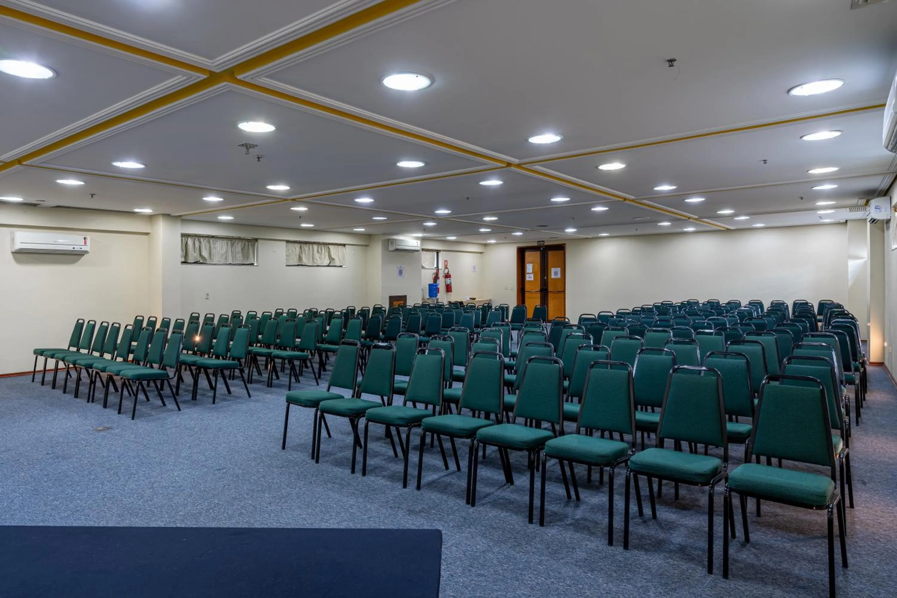 Meeting/conference room in Carlton Plaza São José dos Campos
