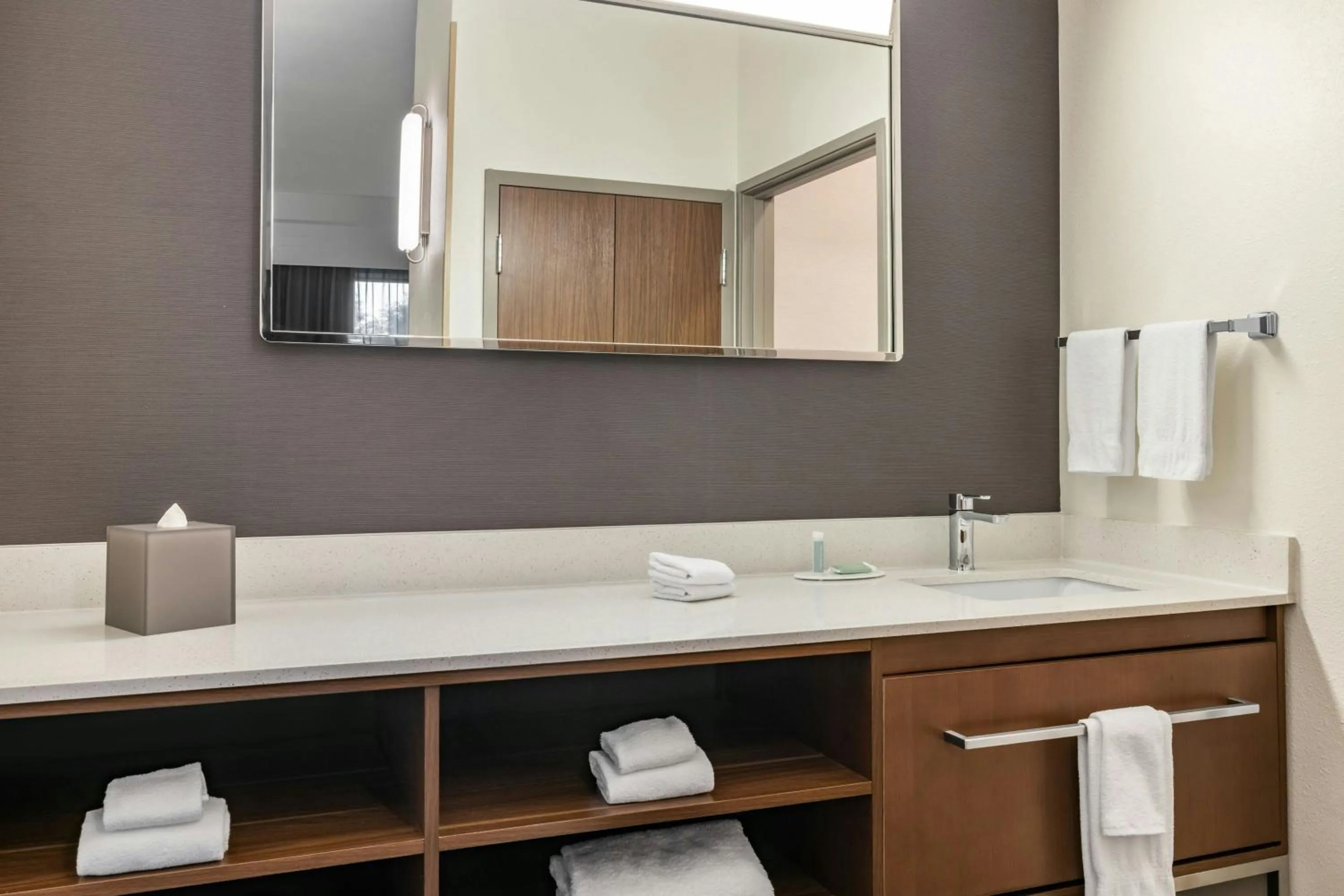 Bathroom in Courtyard Fargo Moorhead, MN