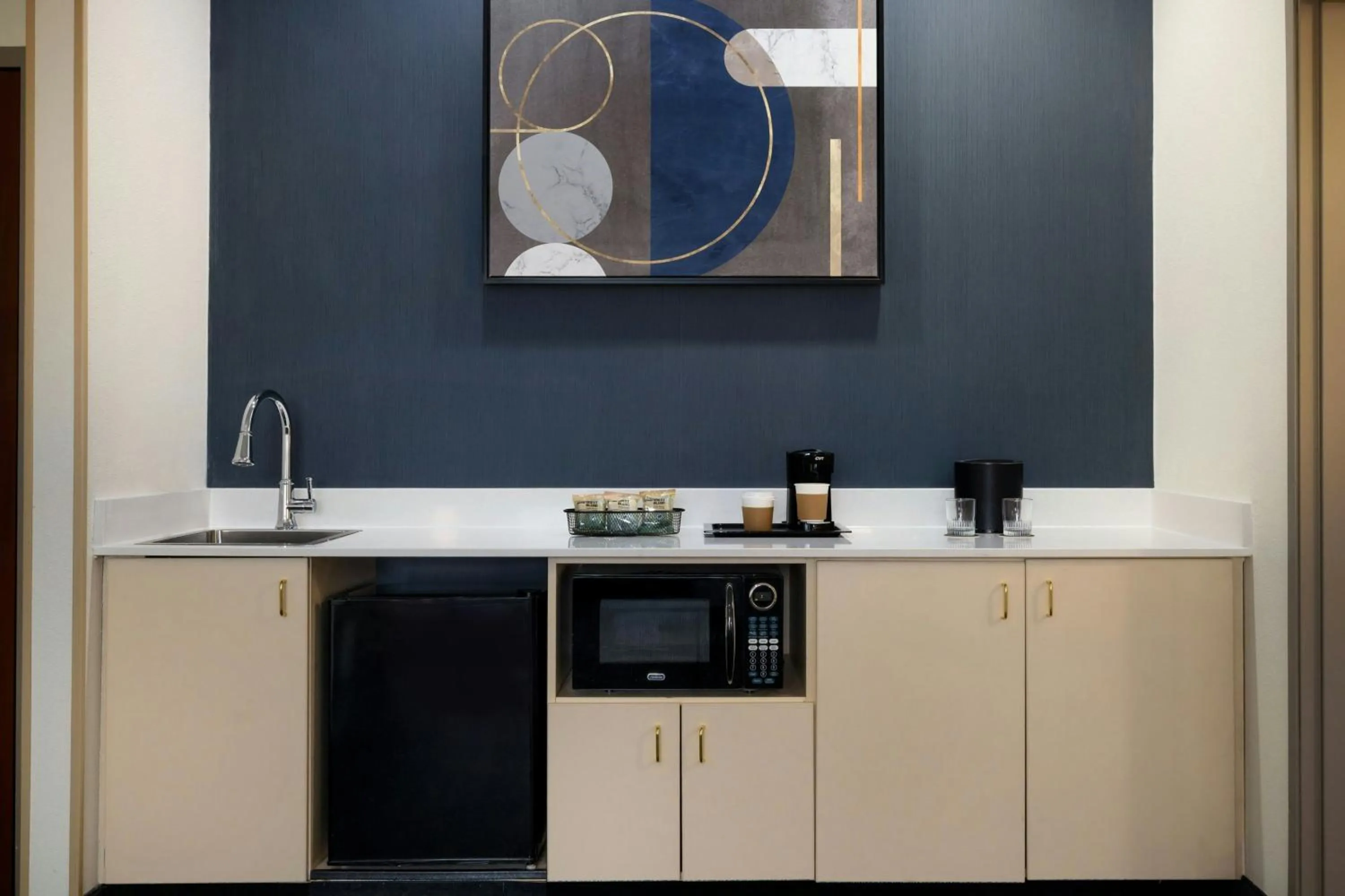 Photo of the whole room in Courtyard Fargo Moorhead, MN