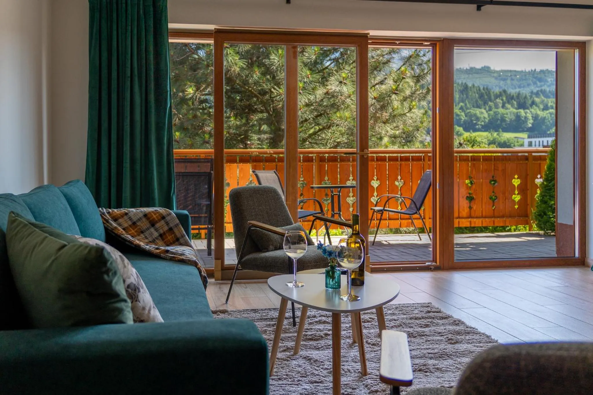 Dining area in Willa i Wzgórze Jerrego Apartamenty i pokoje z widokiem na góry