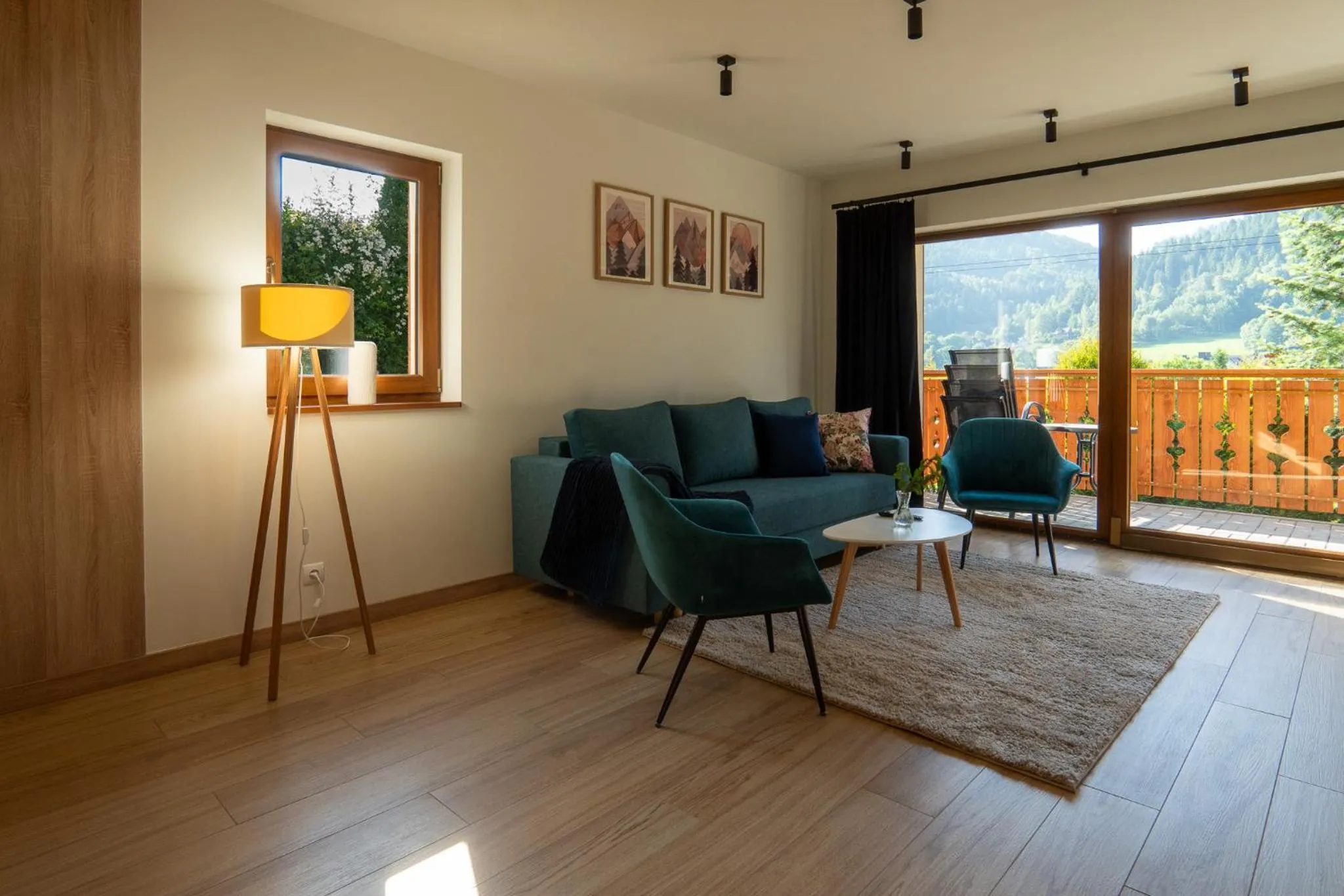 Willa i Wzgórze Jerrego Apartamenty i pokoje z widokiem na góry