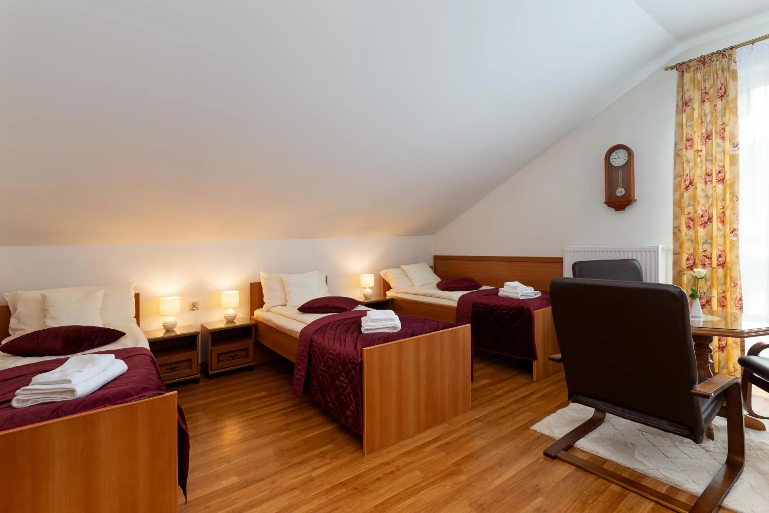 Bed in Willa i Wzgórze Jerrego Apartamenty i pokoje z widokiem na góry