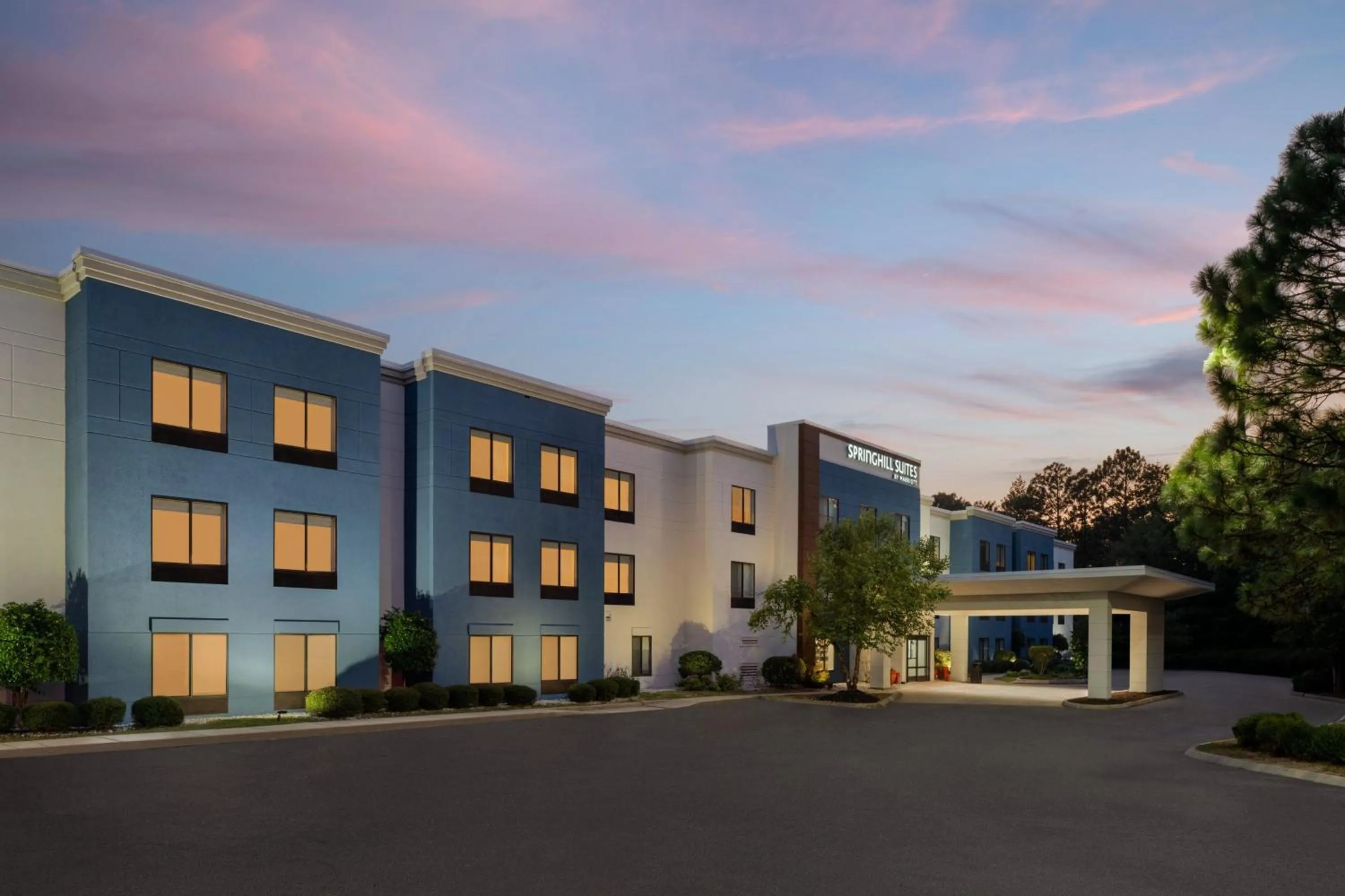 Property building in SpringHill Suites Pinehurst Southern Pines