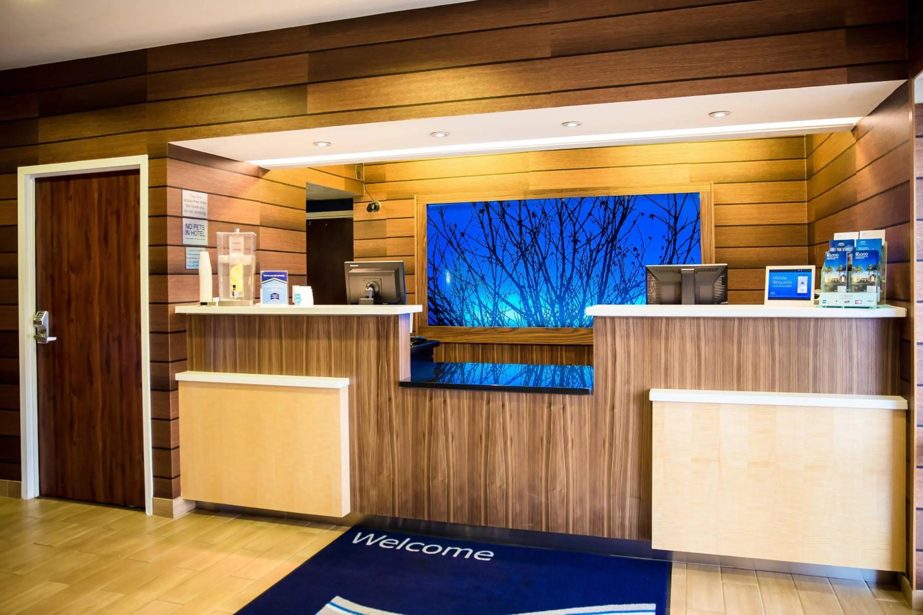 Lobby or reception in Fairfield Inn & Suites Fredericksburg