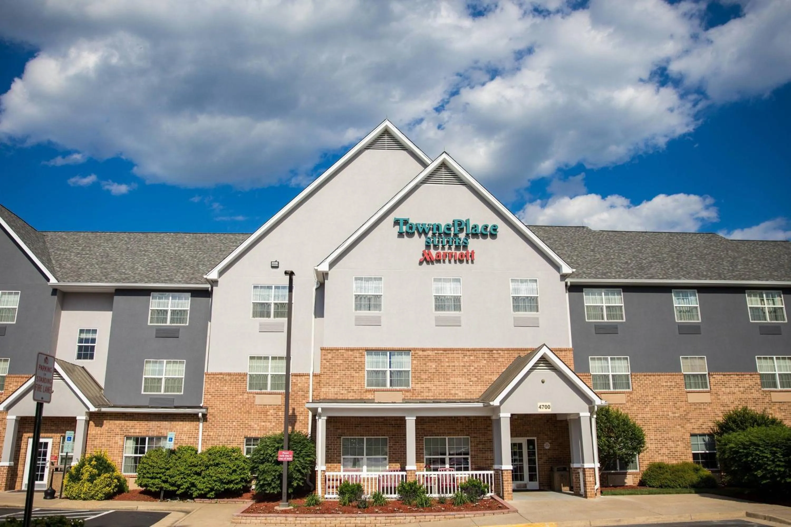 Property building in TownePlace Suites Fredericksburg