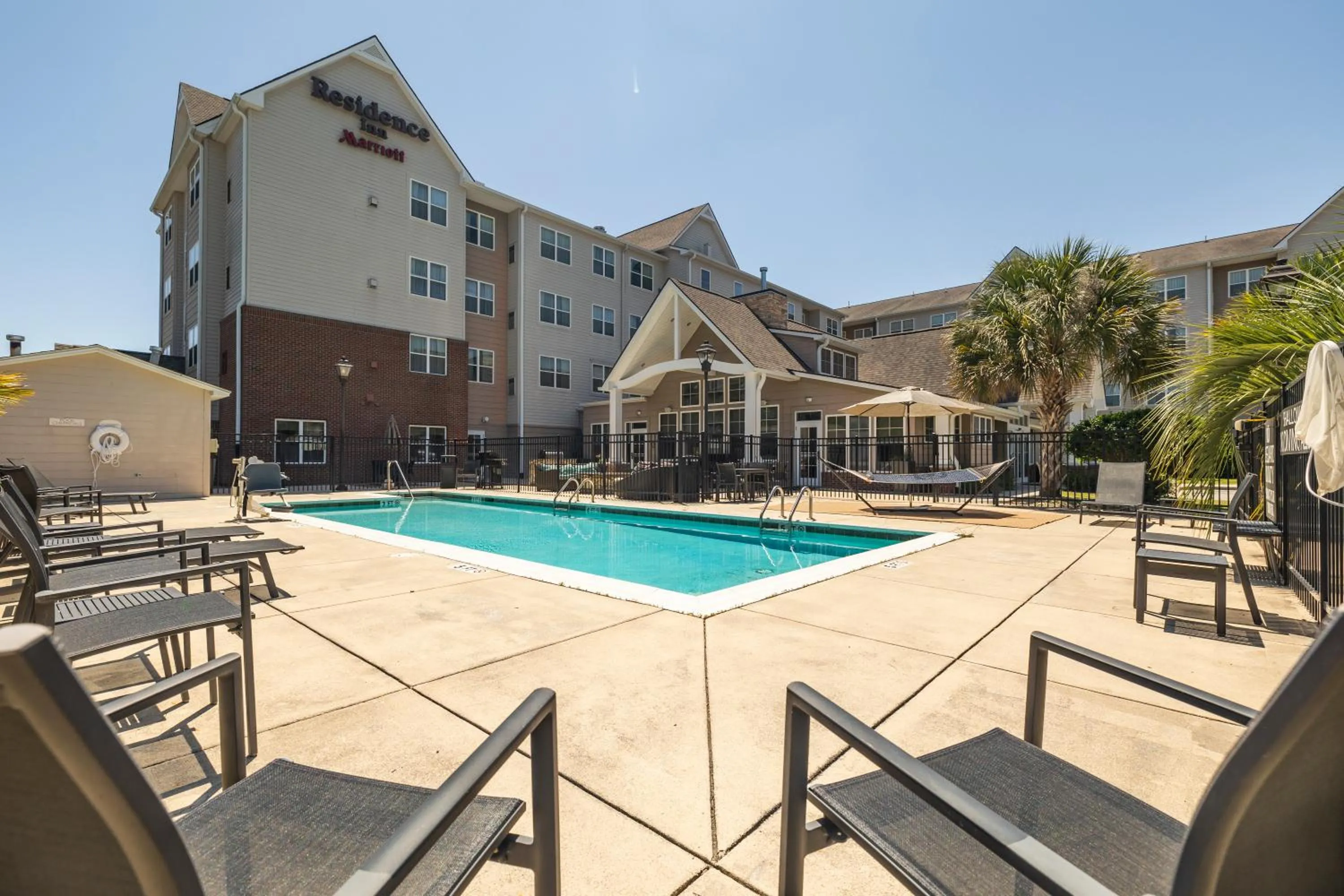Swimming pool in Residence Inn Florence
