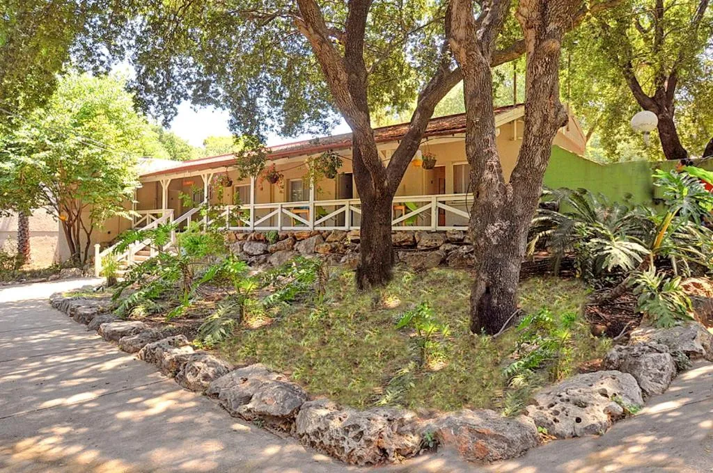 Garden in Travel Hotel Eilon