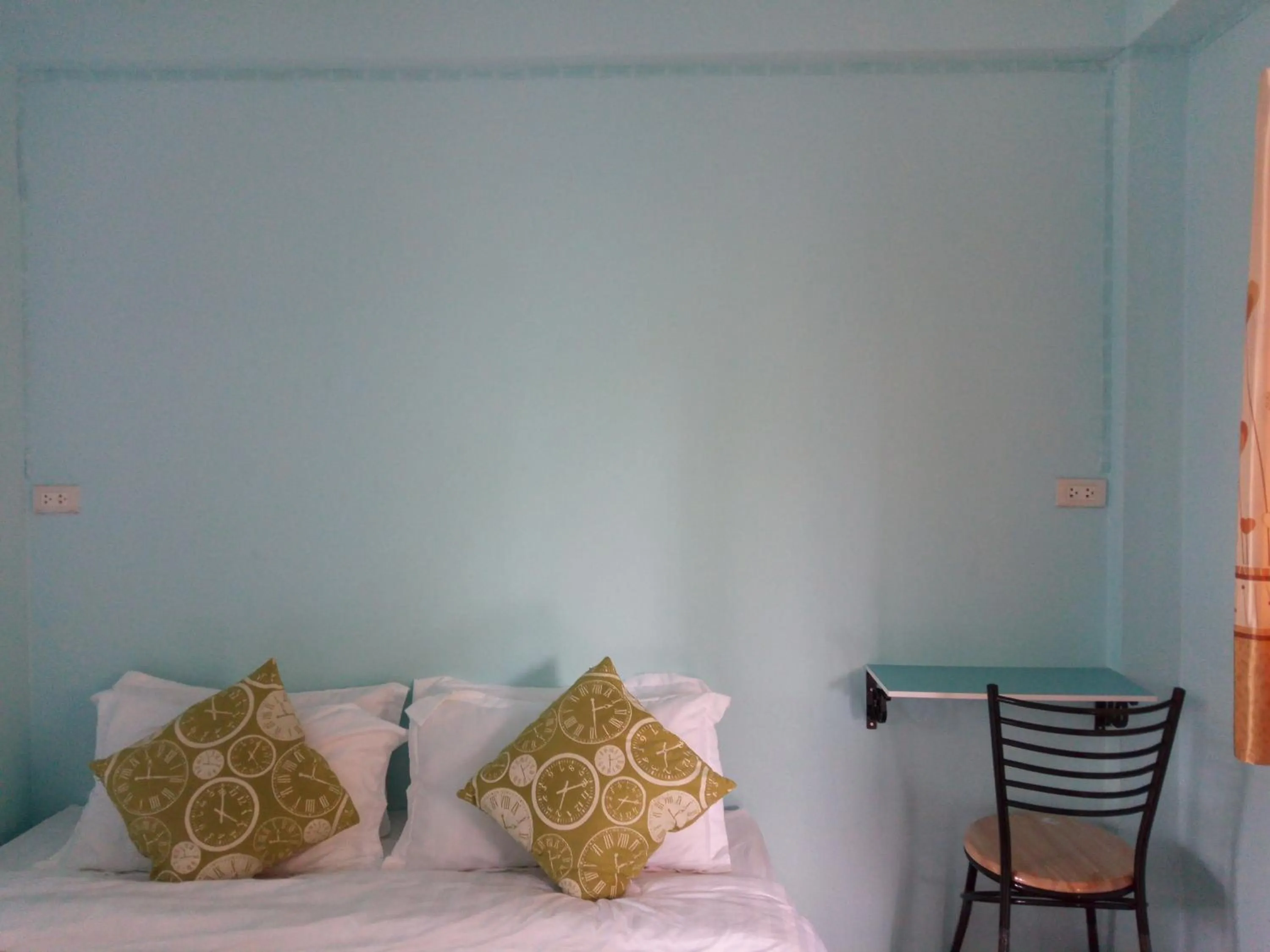 Bedroom, Bed in Charlee House