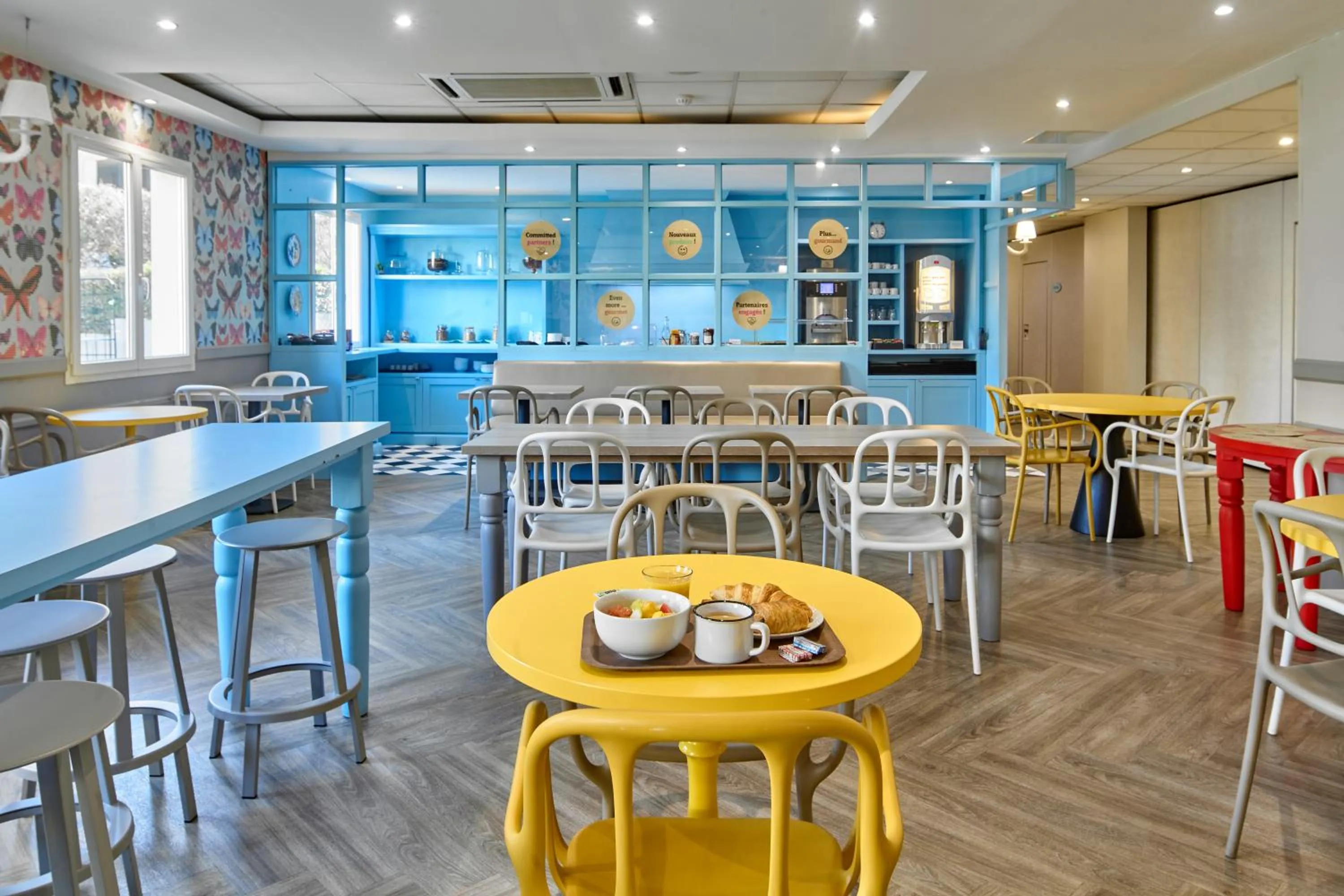 Buffet breakfast in B&B HOTEL Saint-Maur Créteil