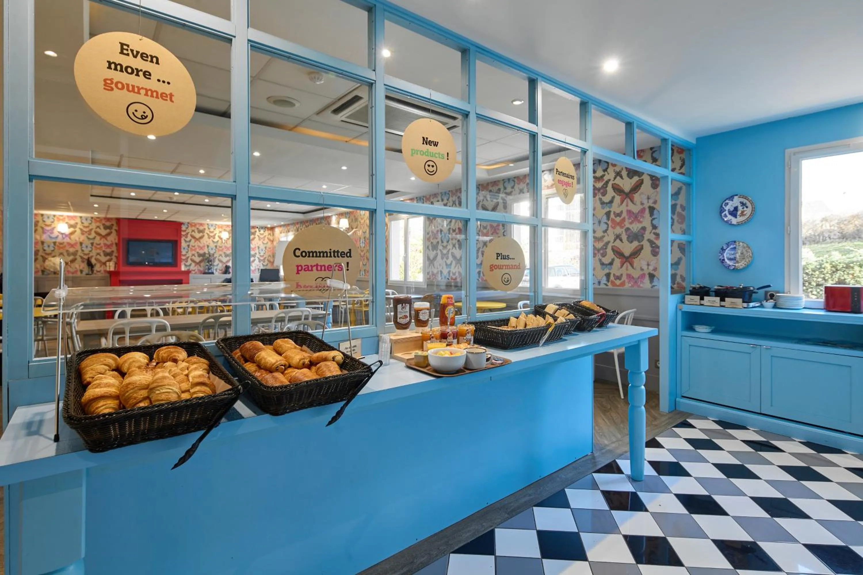 Buffet breakfast in B&B HOTEL Saint-Maur Créteil