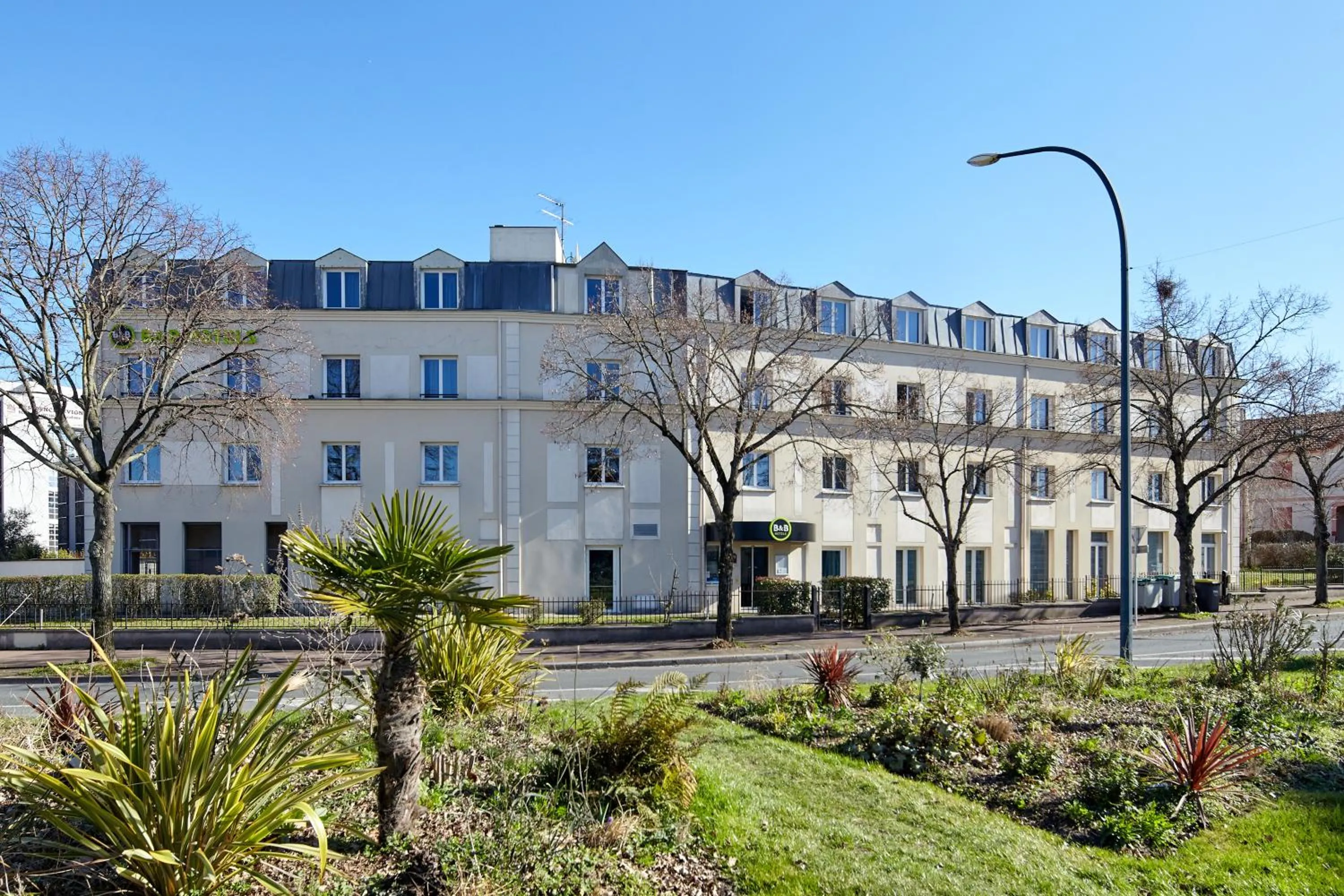 Property building in B&B HOTEL Saint-Maur Créteil
