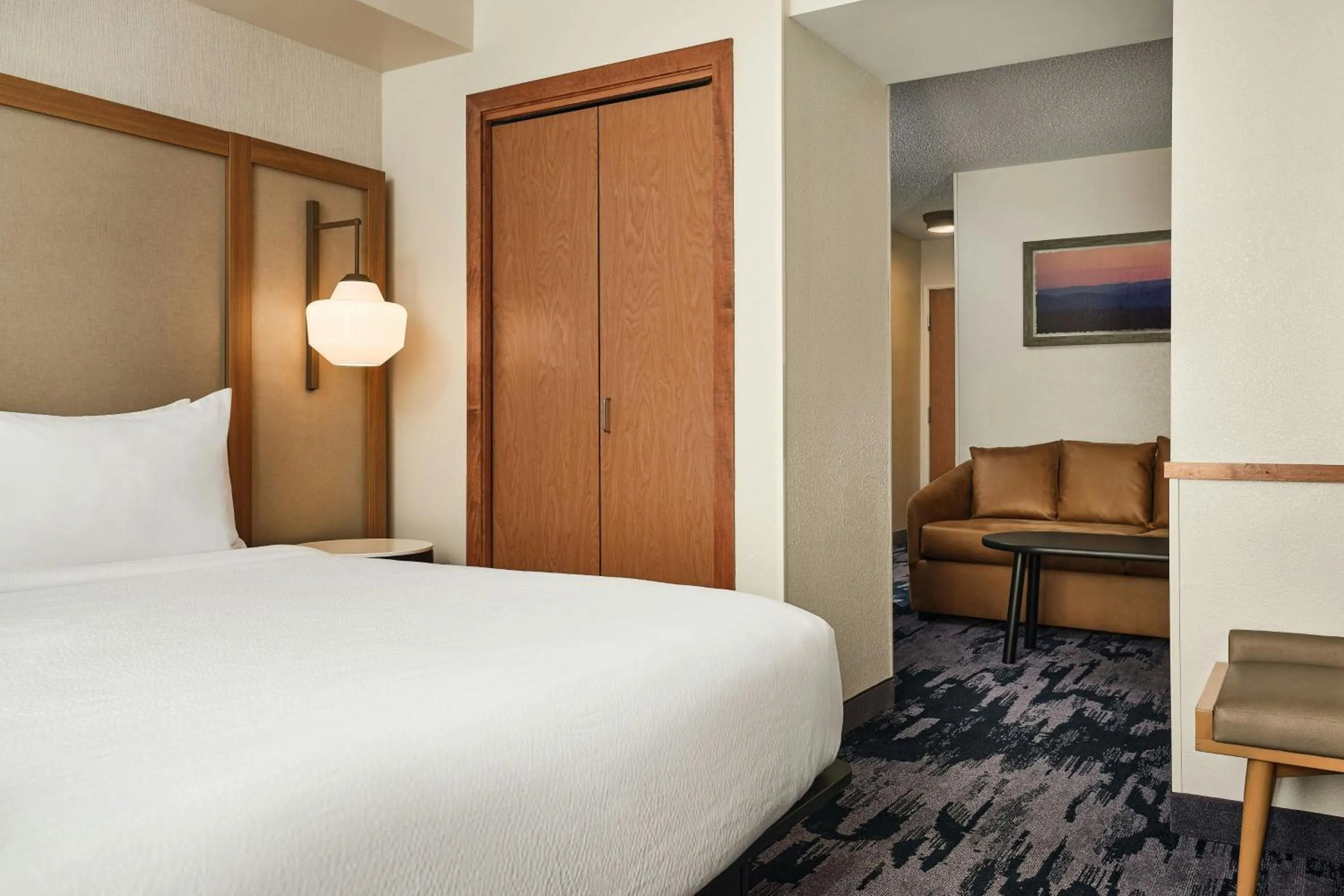 Photo of the whole room, Bed in Fairfield Inn & Suites by Marriott Gillette