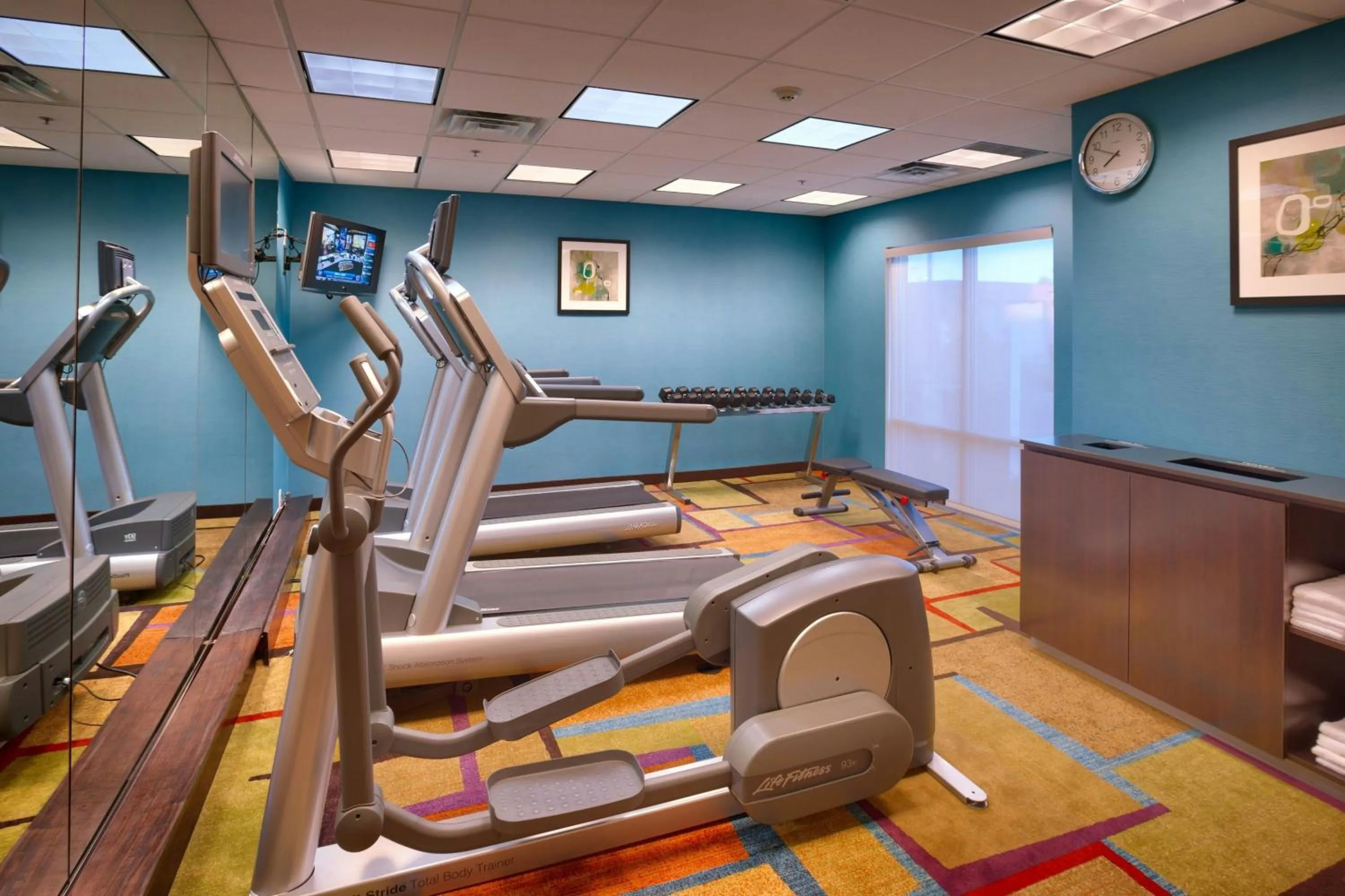 Fitness centre/facilities in Fairfield Inn & Suites by Marriott Gillette
