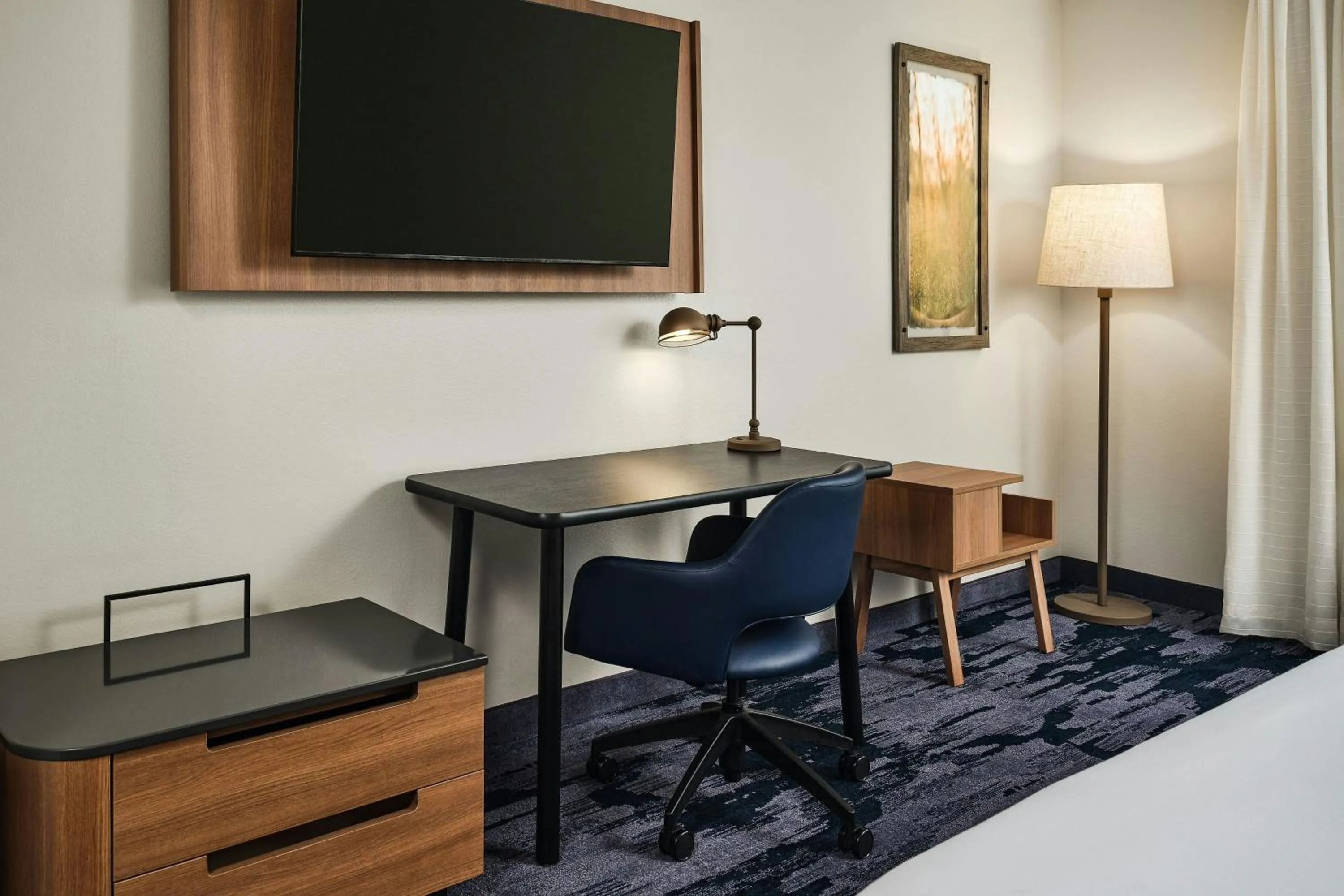 Swimming pool, Bed in Fairfield Inn & Suites by Marriott Gillette