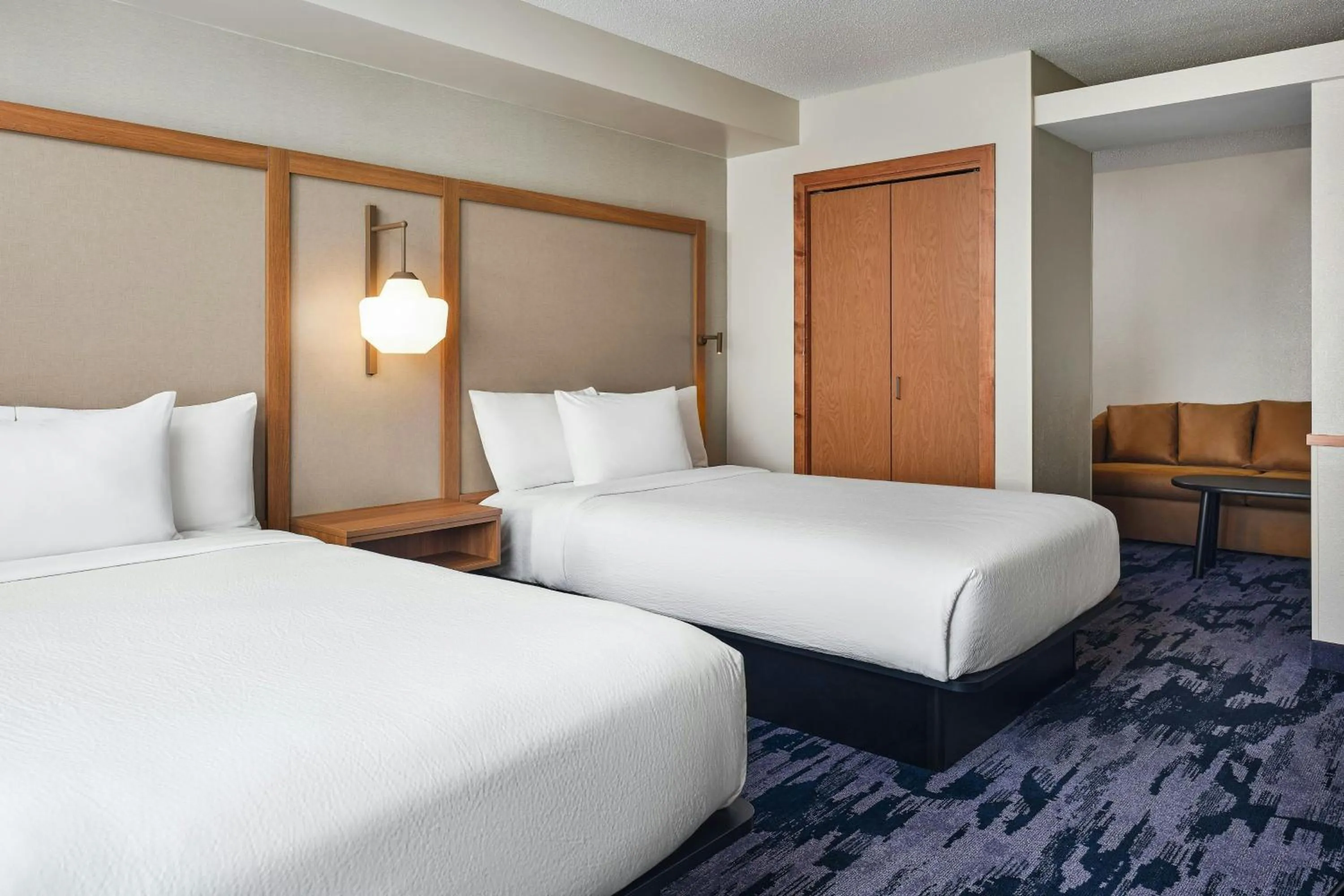 Photo of the whole room, Bed in Fairfield Inn & Suites by Marriott Gillette