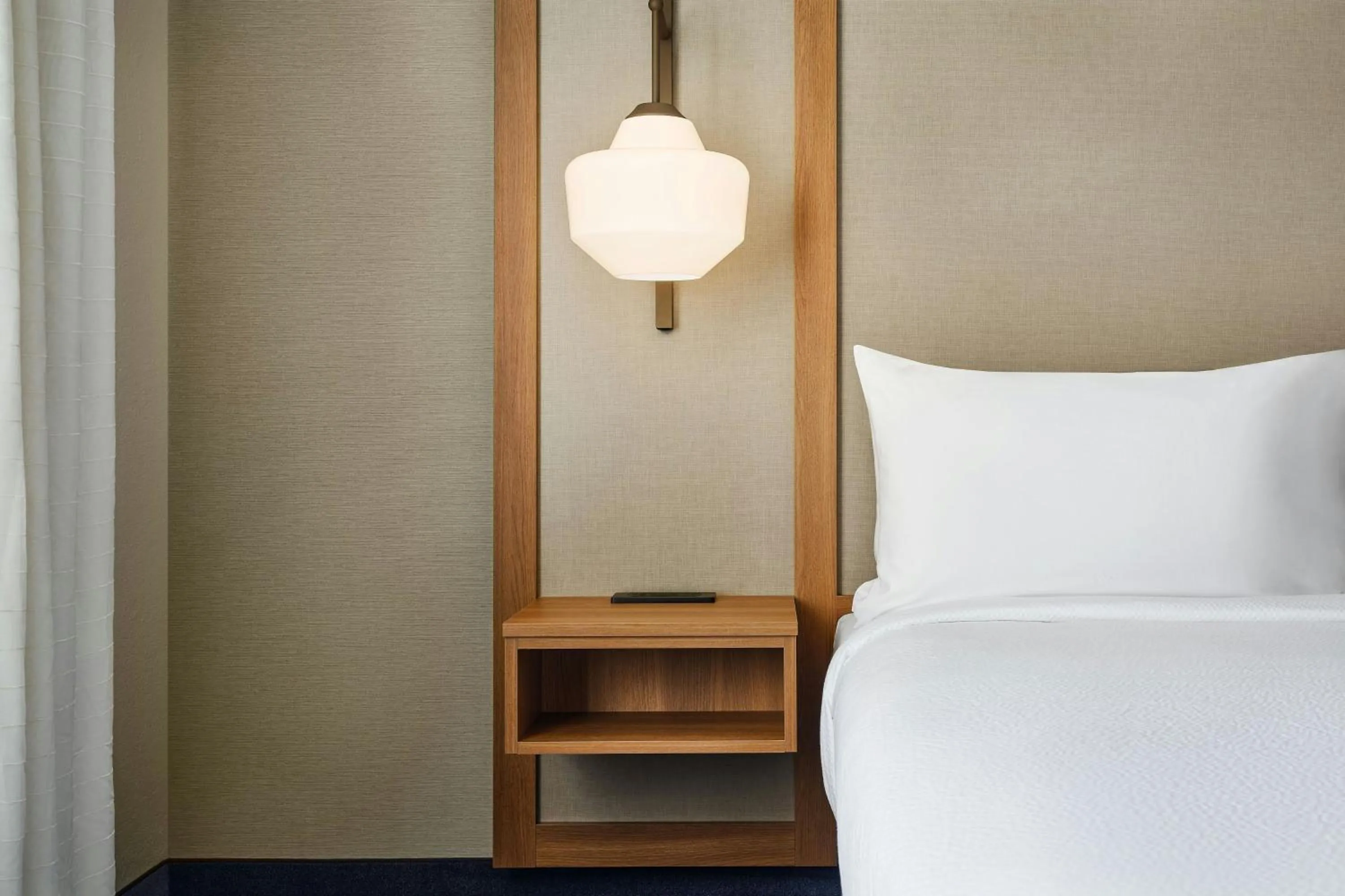 Photo of the whole room, Bed in Fairfield Inn & Suites by Marriott Gillette