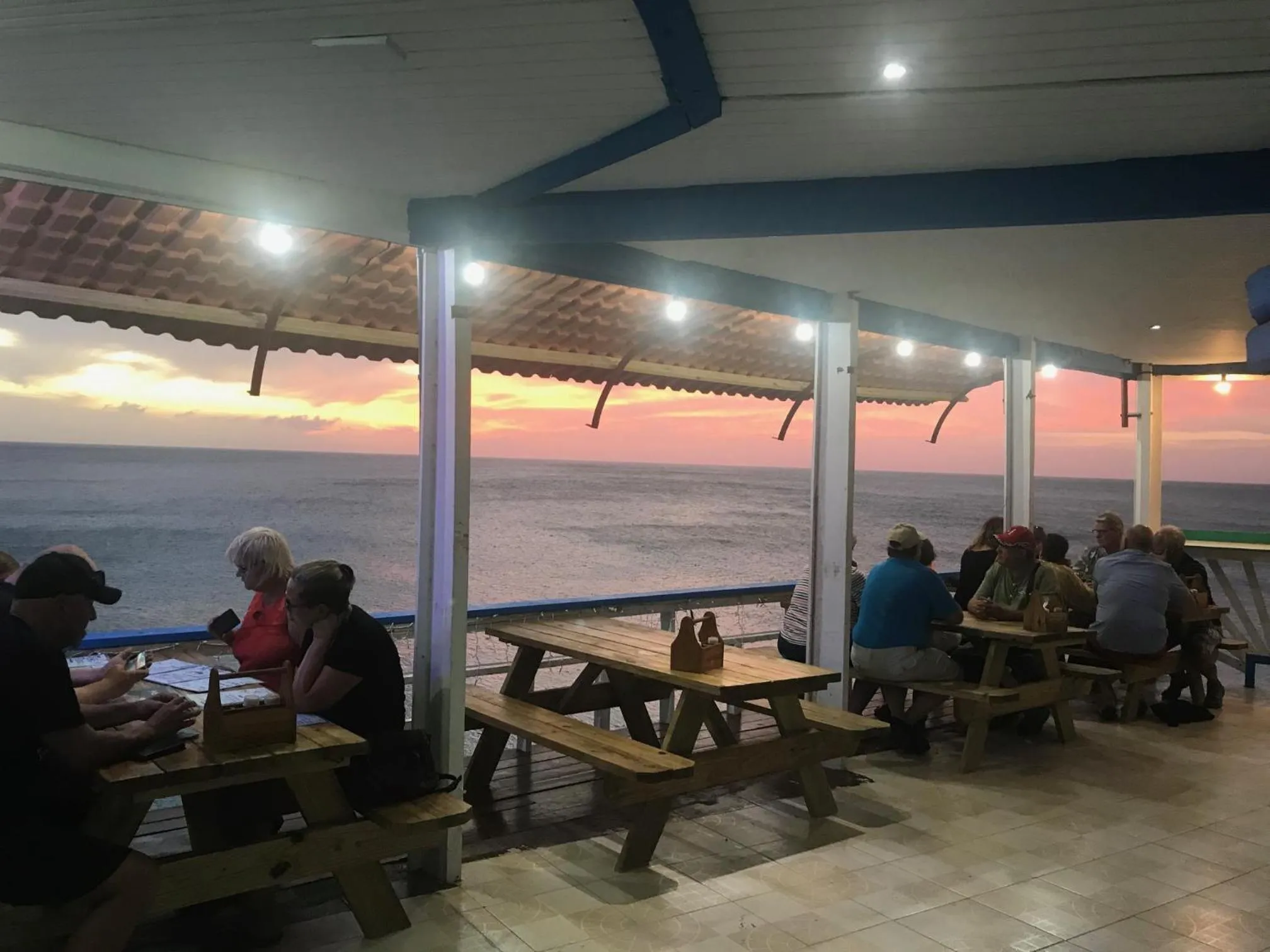 Restaurant/places to eat in Blue View Apartments