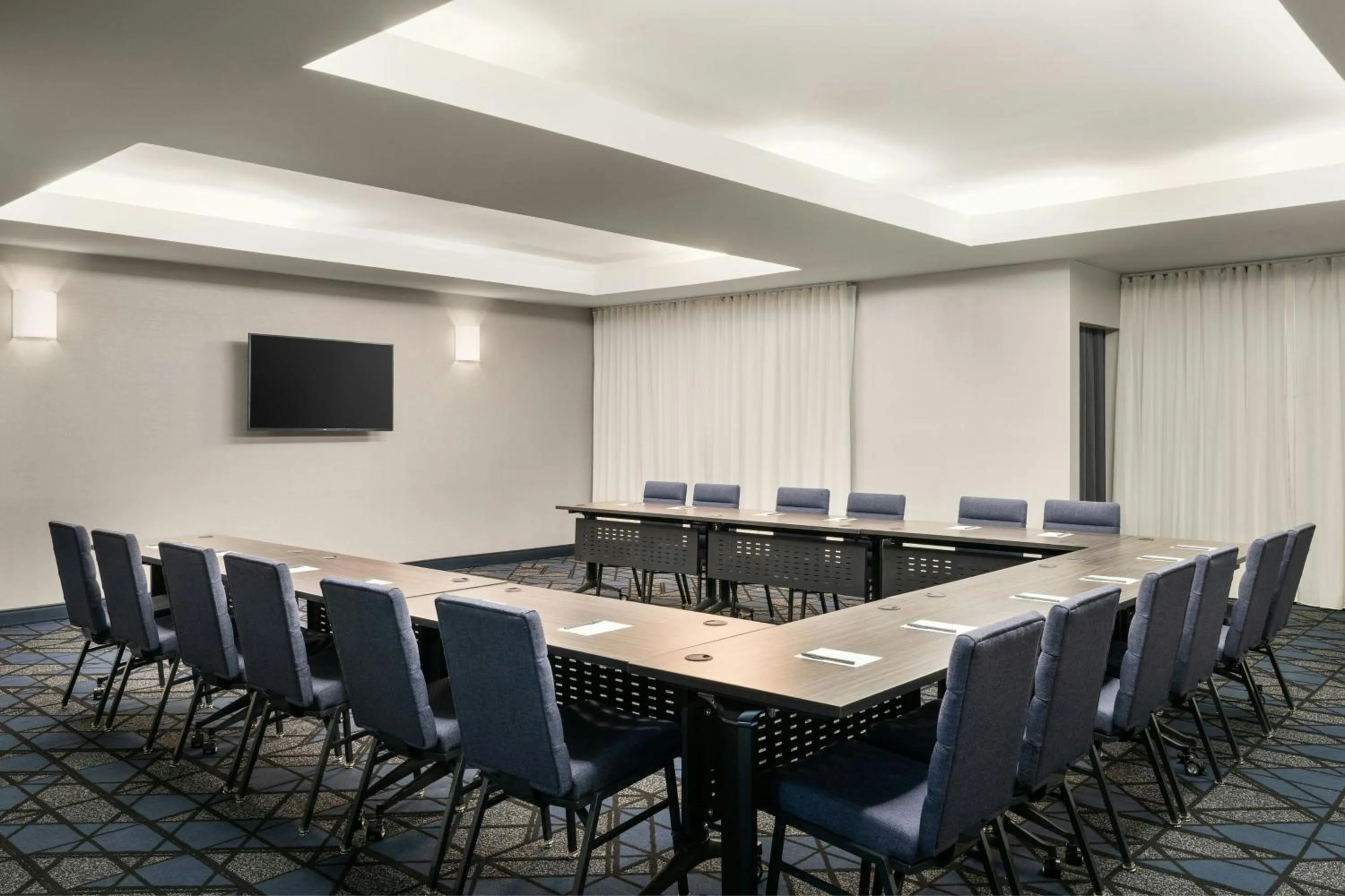 Meeting/conference room in Courtyard by Marriott Gainesville FL