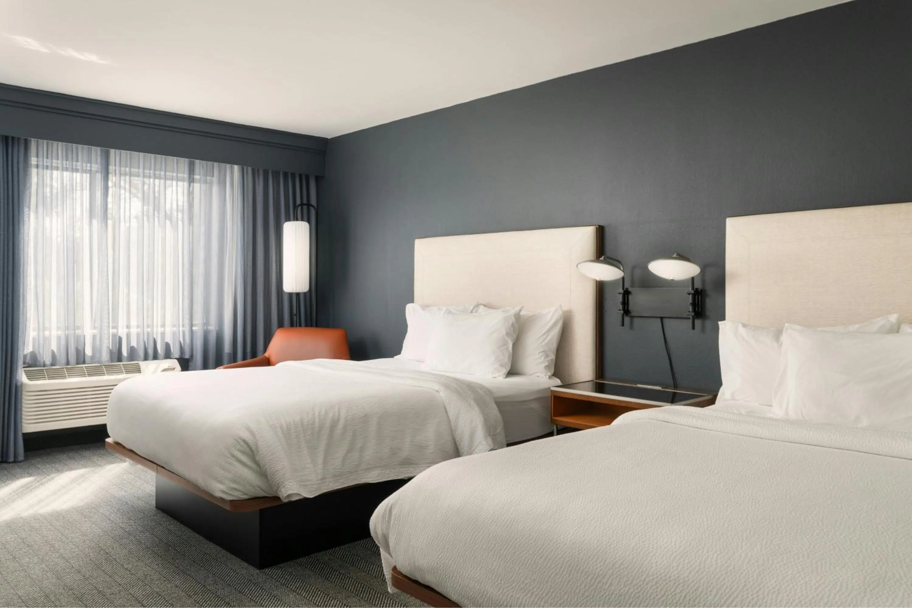 Photo of the whole room, Bed in Courtyard by Marriott Gainesville FL