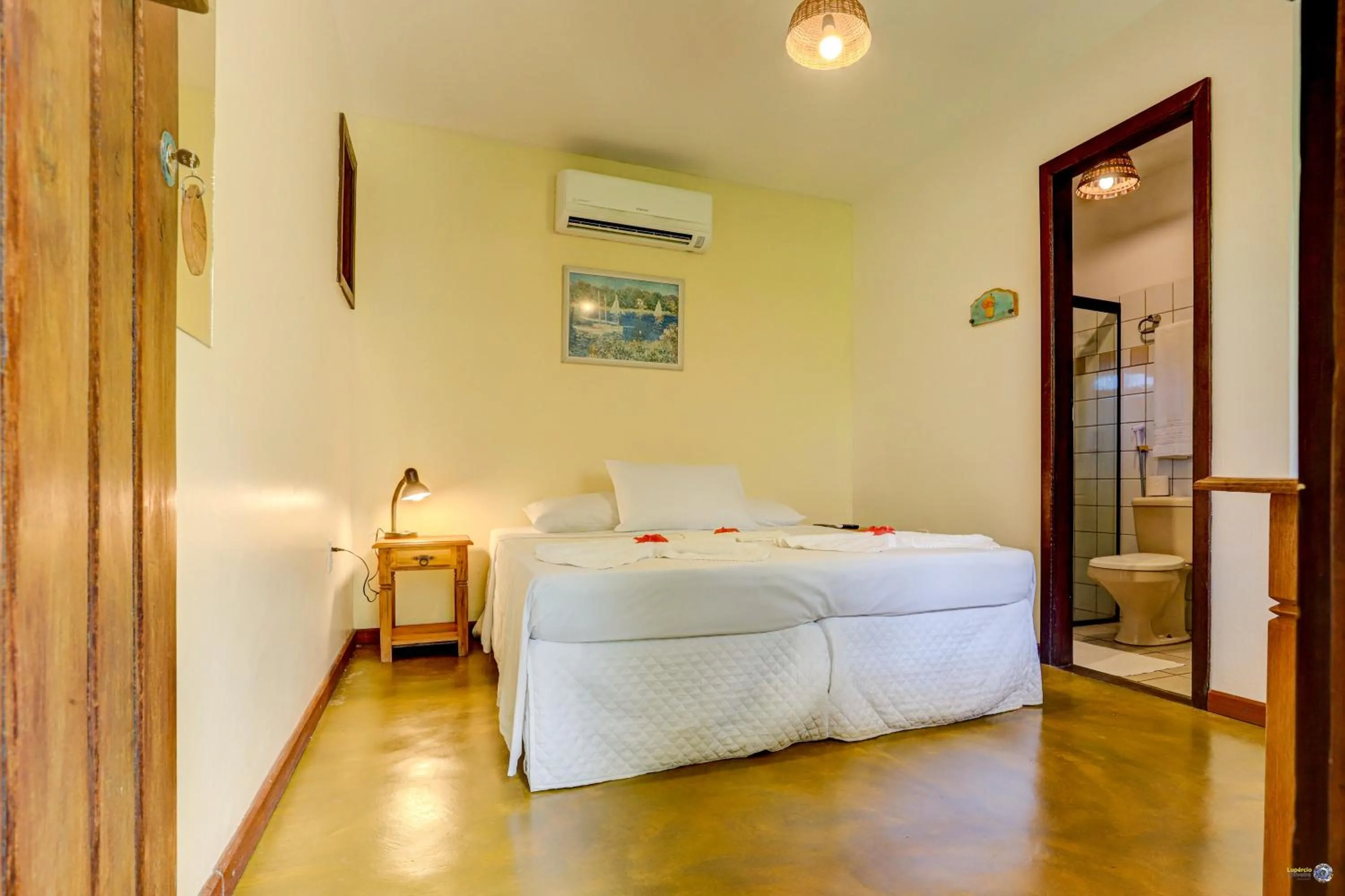 Photo of the whole room, Bed in Pousada Piratas