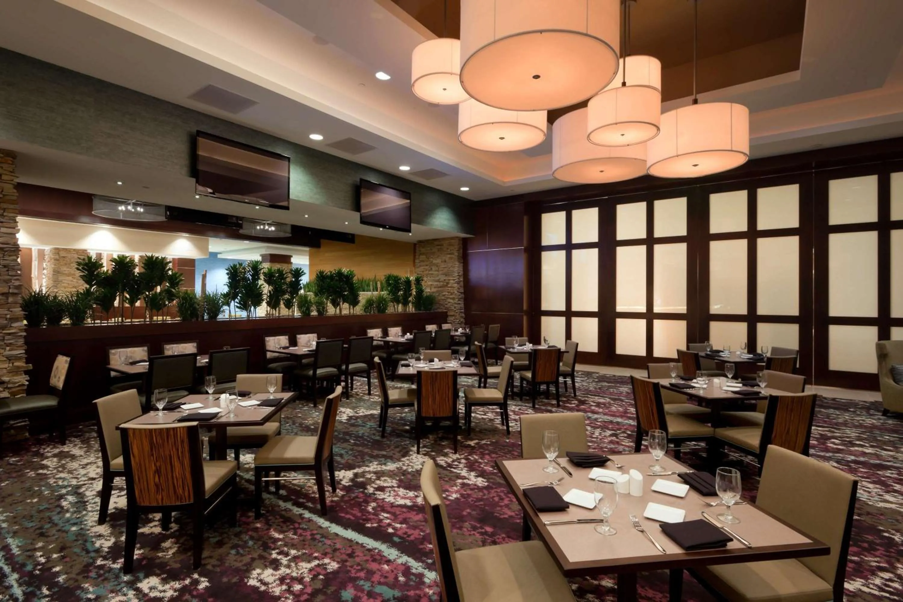 Restaurant/places to eat in Embassy Suites by Hilton Denver Downtown Convention Center