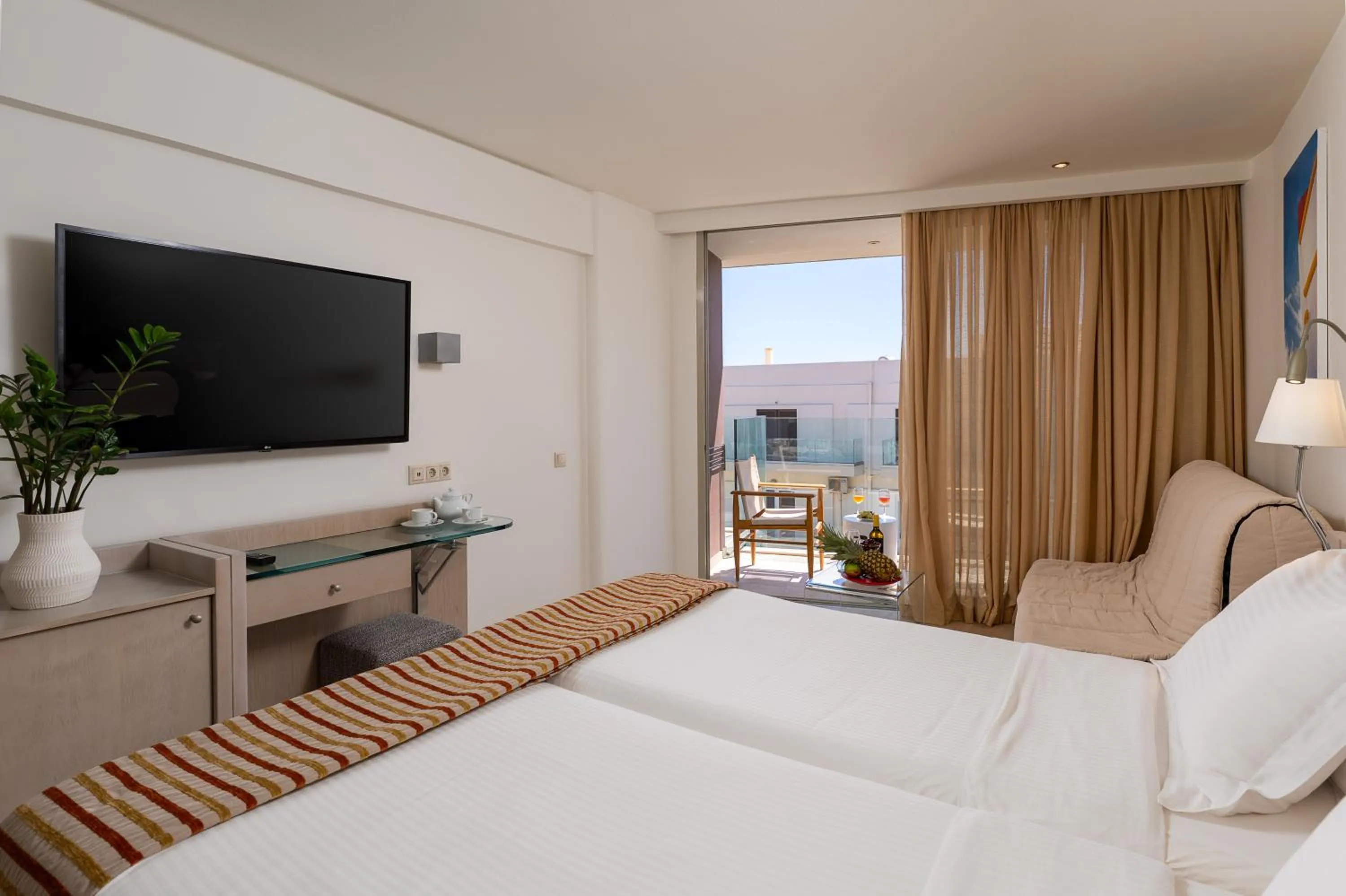 Bedroom, Bed in Kriti Beach Hotel