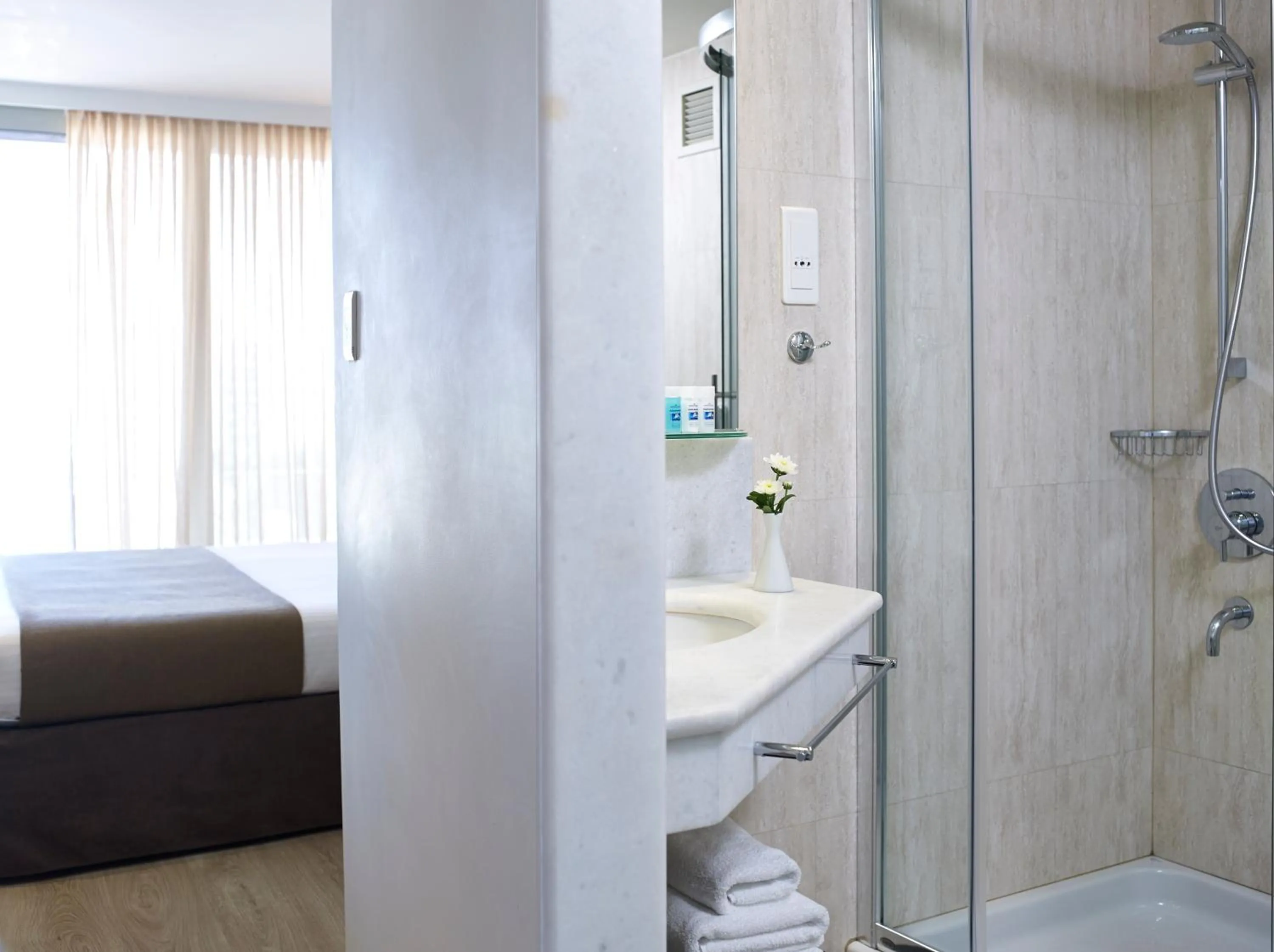 Bathroom, Bed in Kriti Beach Hotel