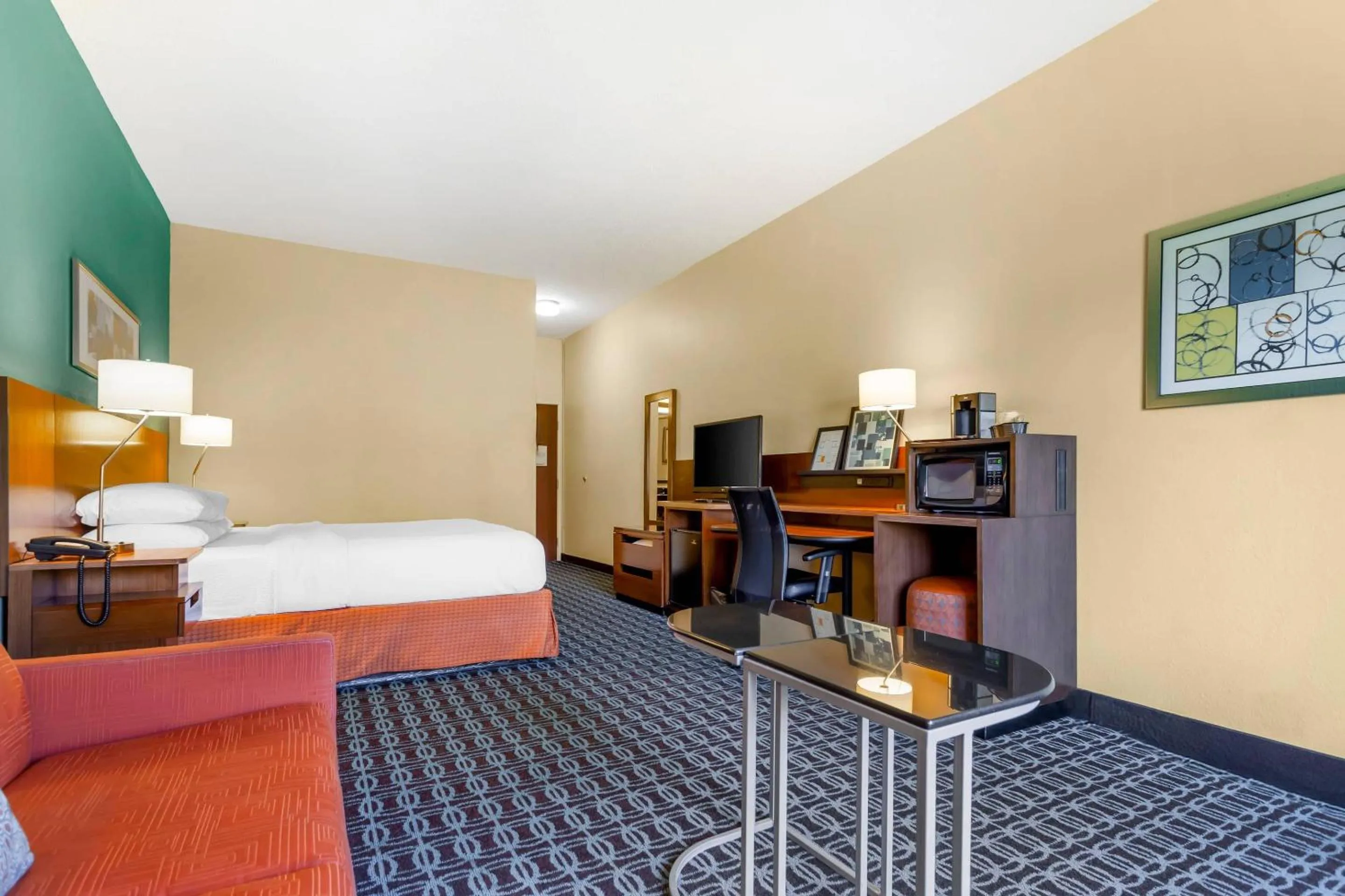 Bedroom, Bed in Comfort Inn & Suites Green Bay Stadium Area