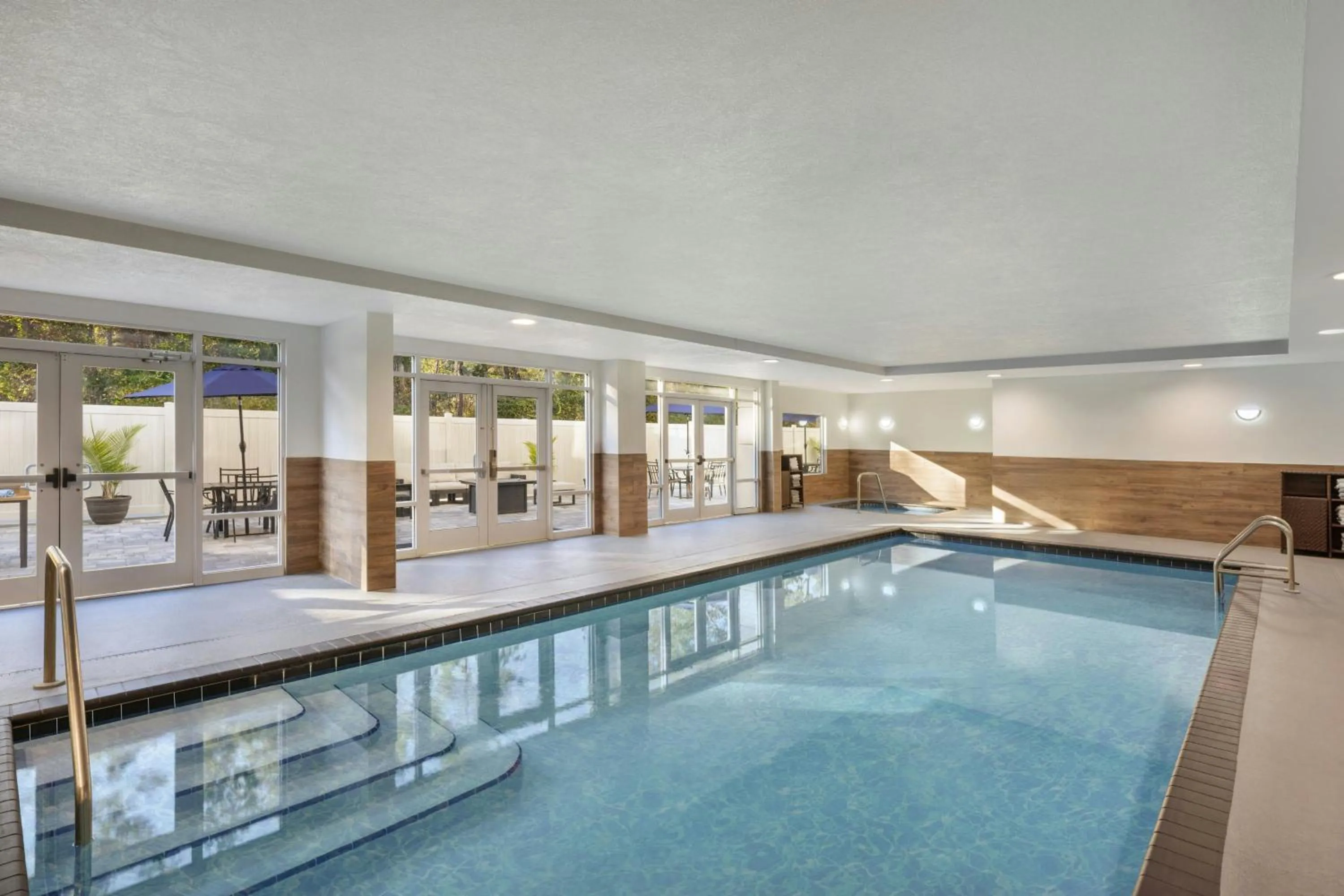 Swimming pool in Fairfield Inn & Suites Lake City