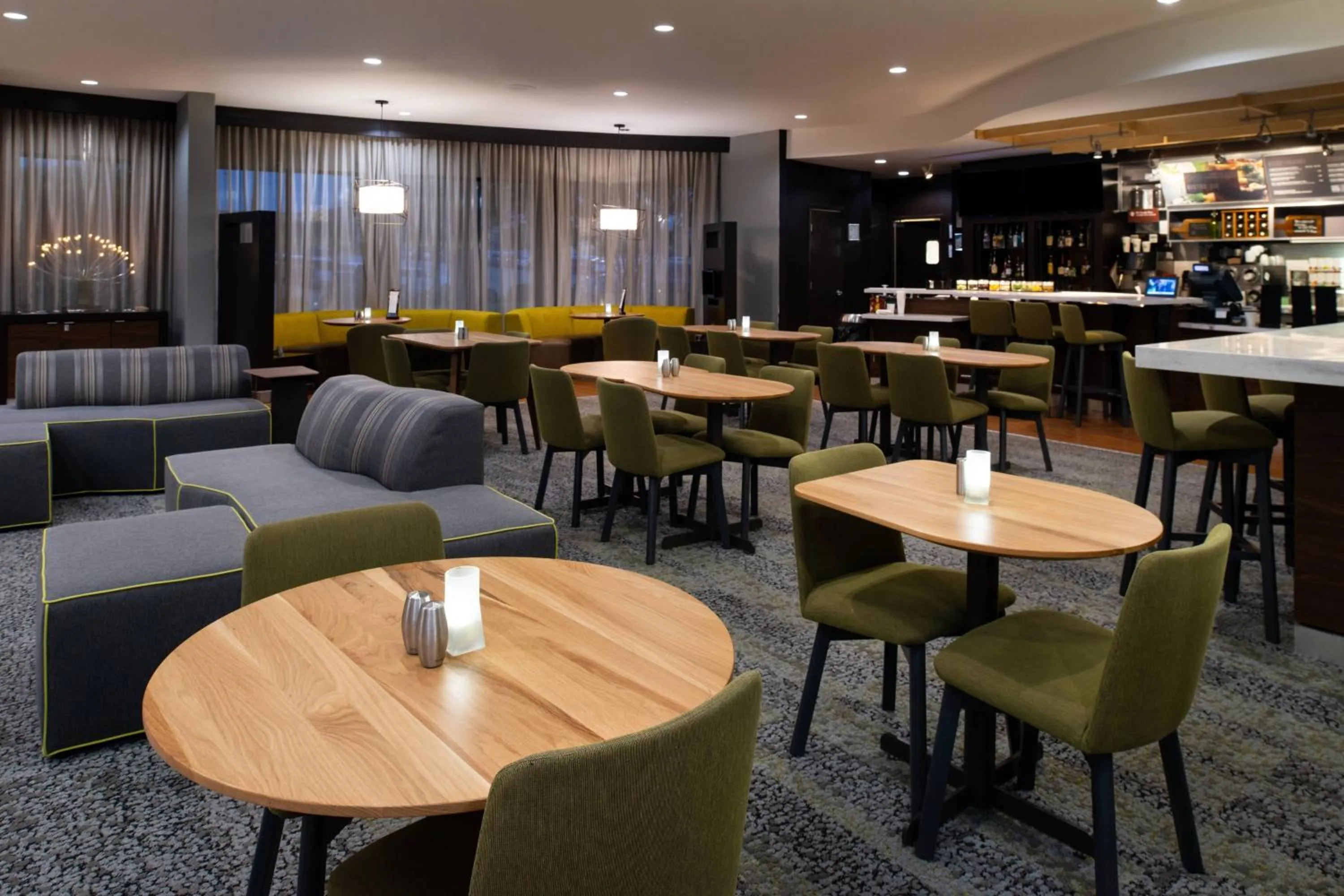 Restaurant/places to eat in Courtyard High Point